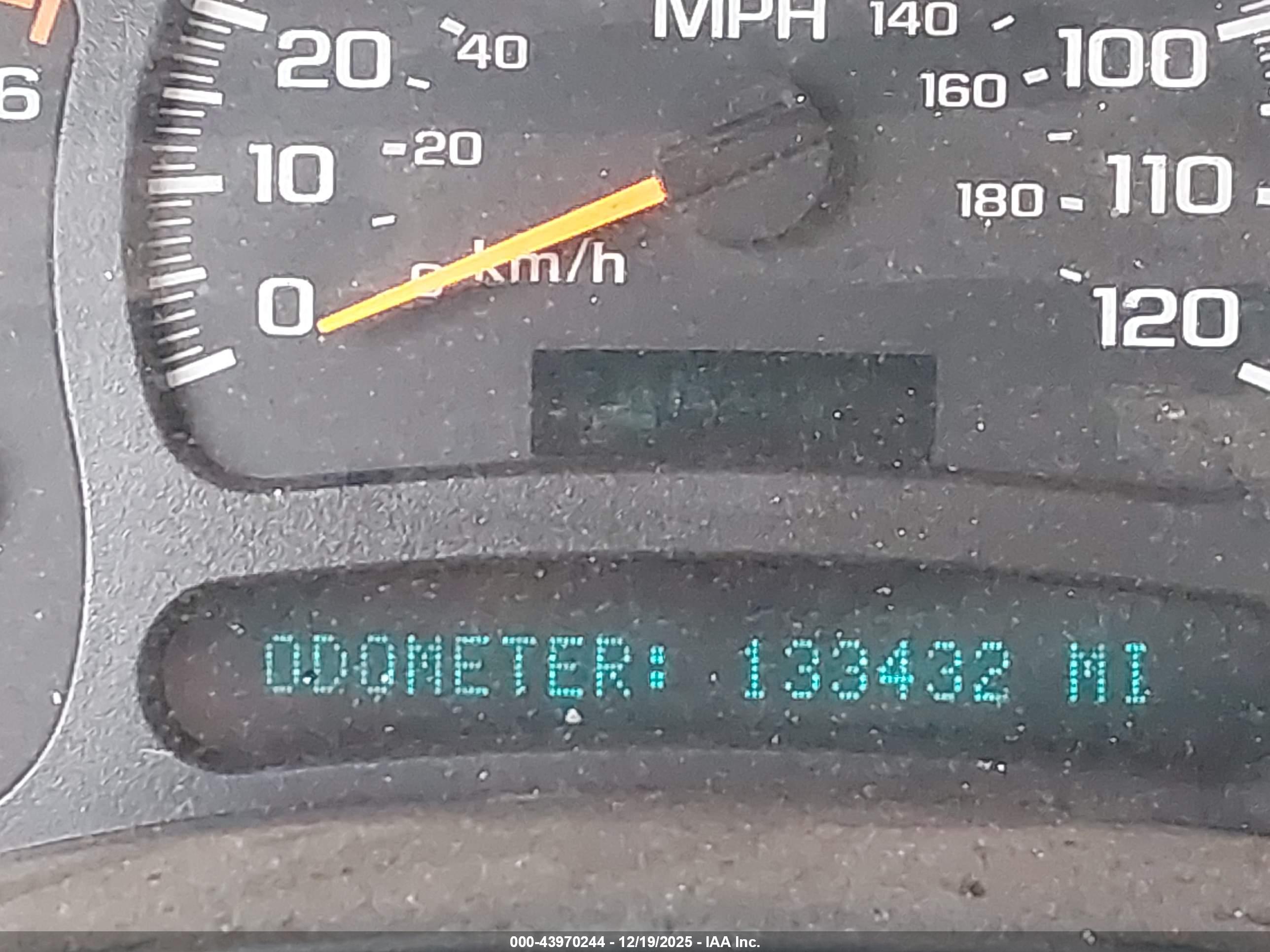 CHEVROLET SILVERADO image 7