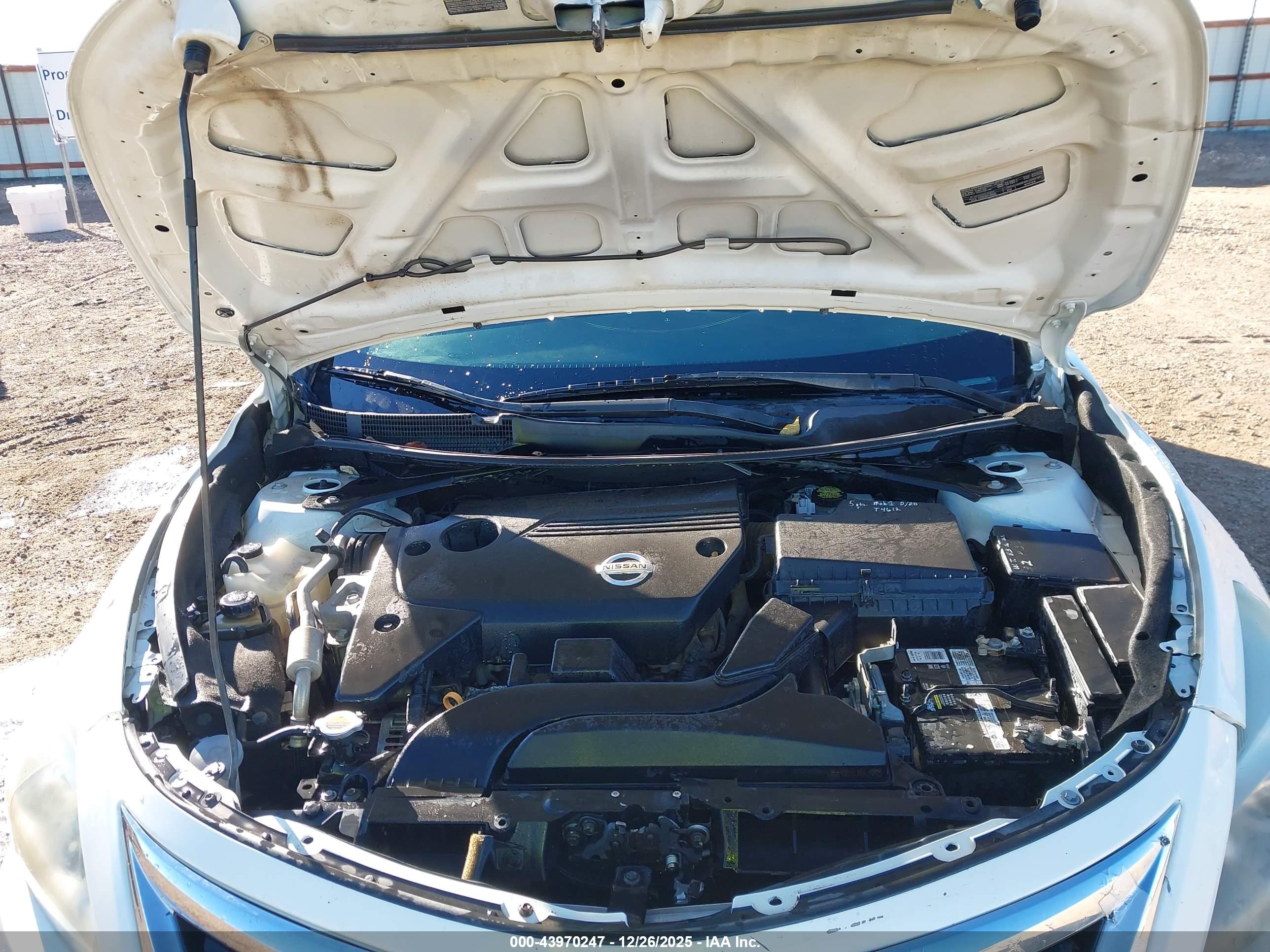 NISSAN ALTIMA image 10