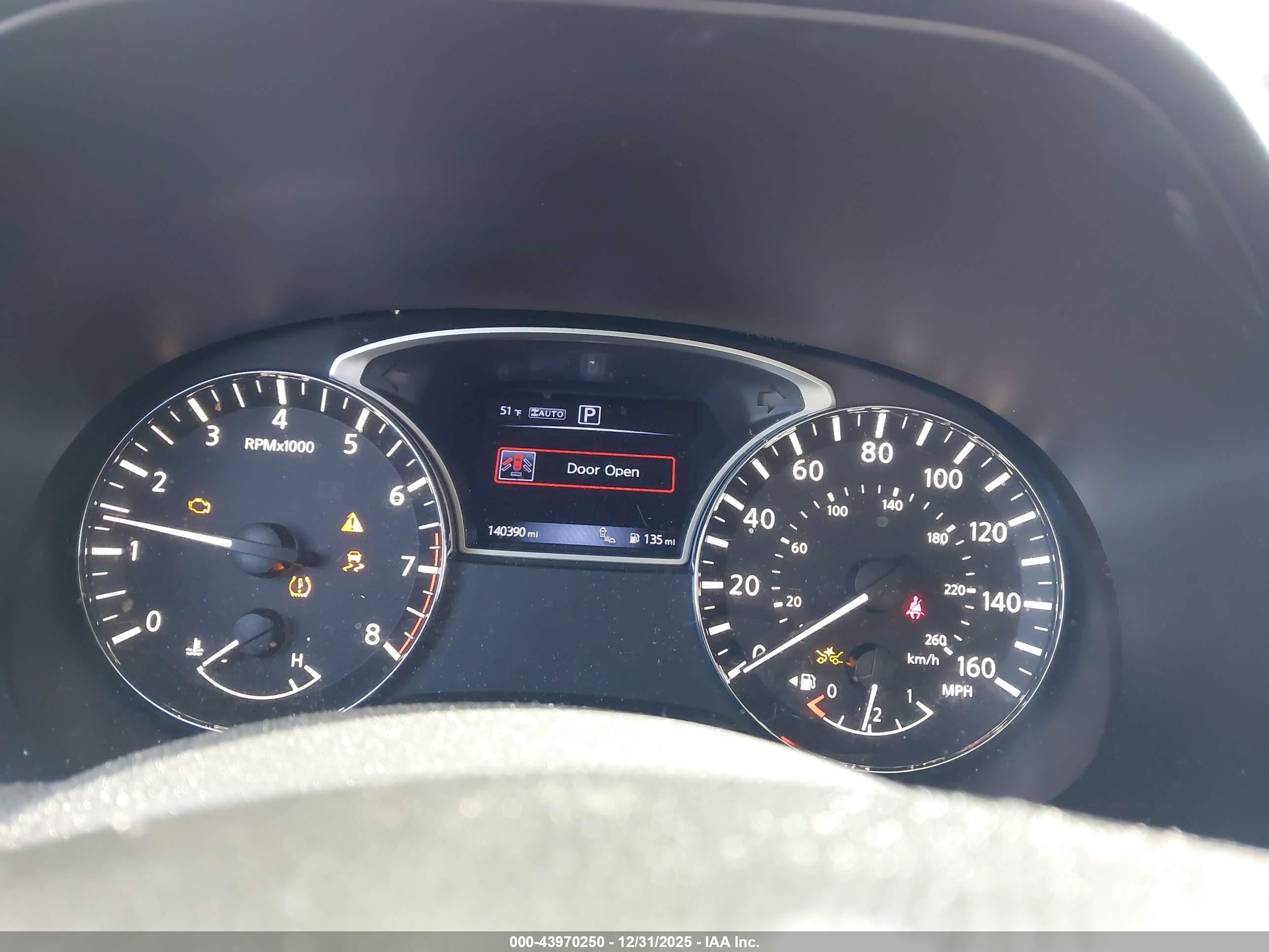 NISSAN PATHFINDER image 7