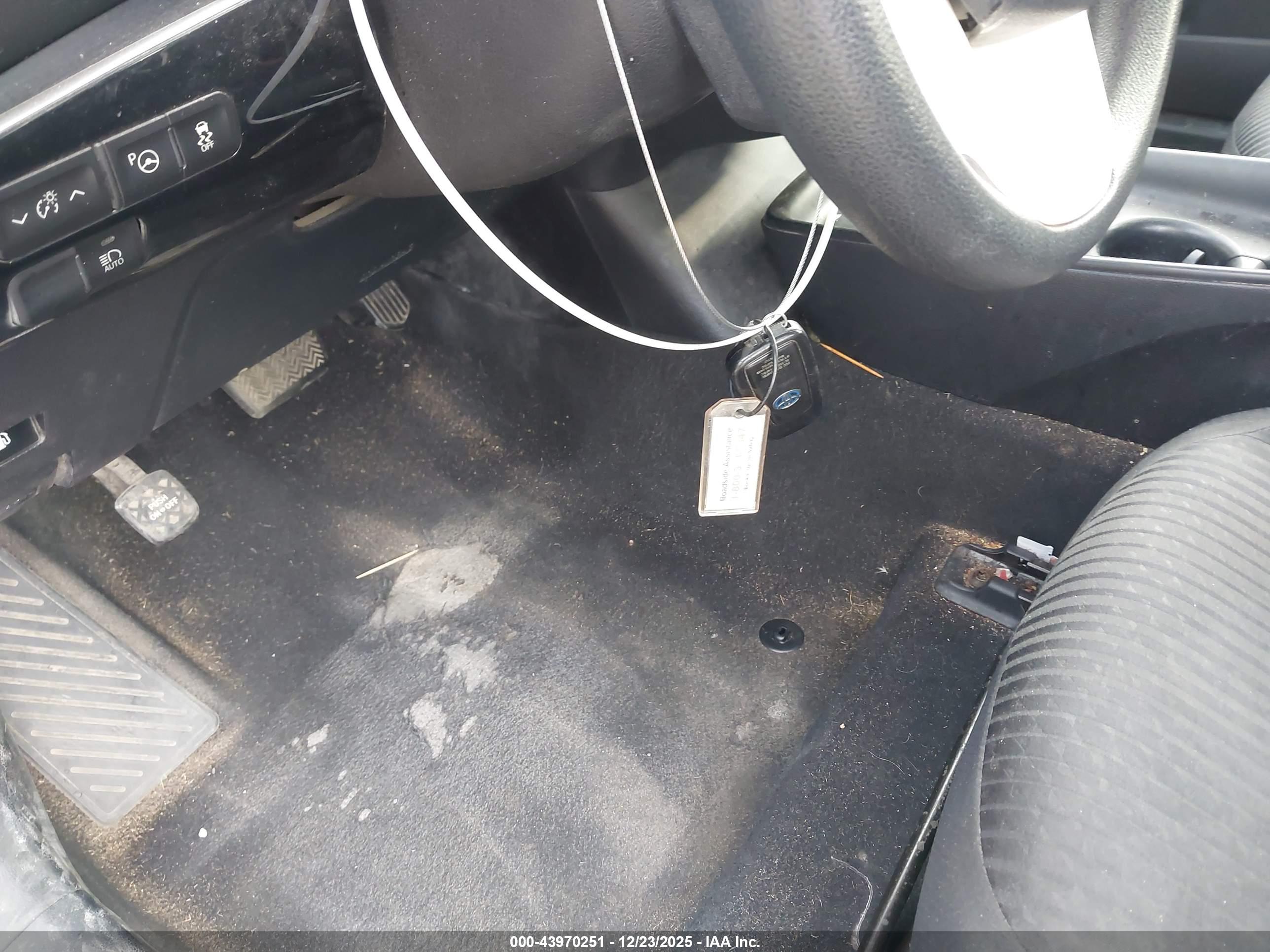 TOYOTA PRIUS image 11