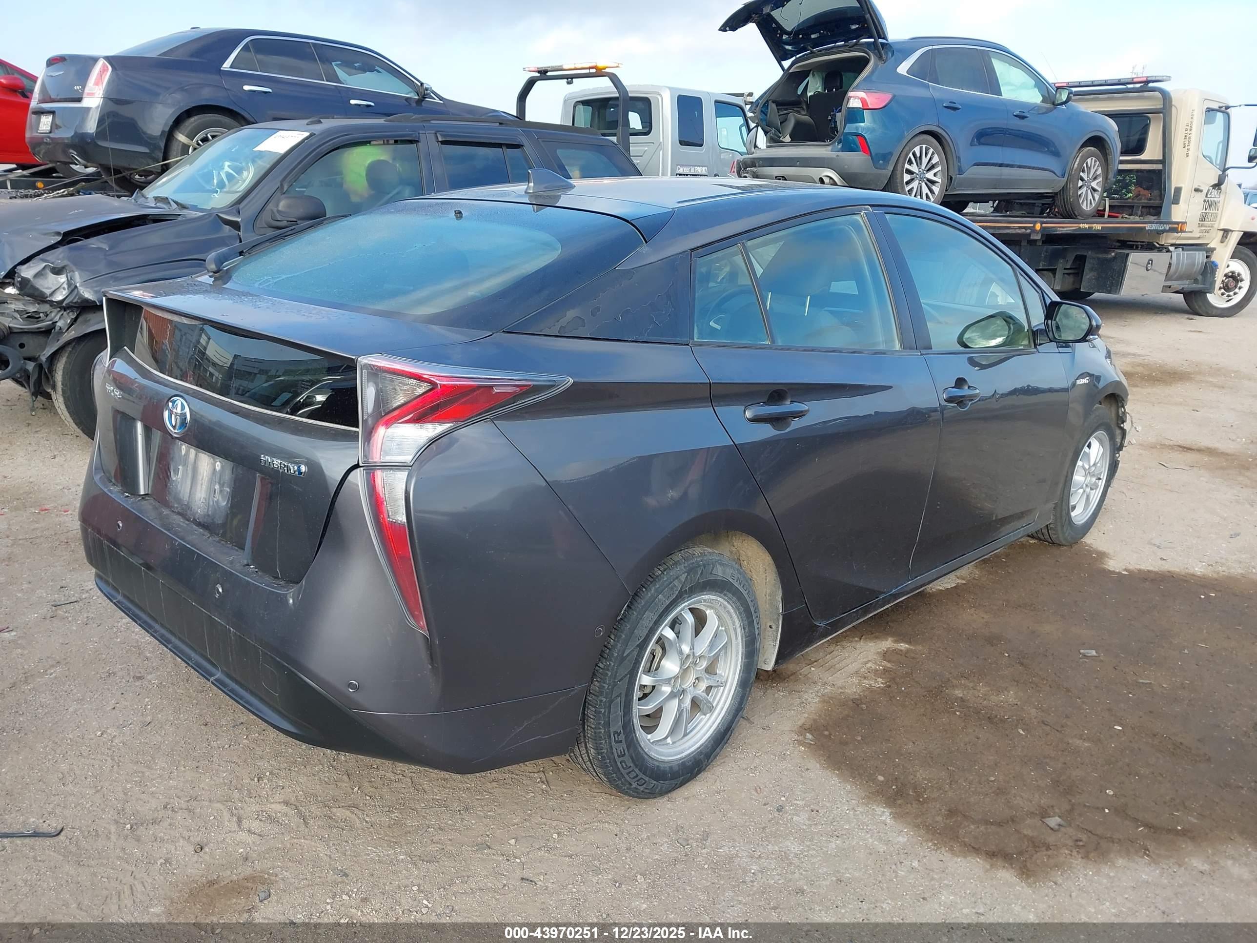 TOYOTA PRIUS image 4