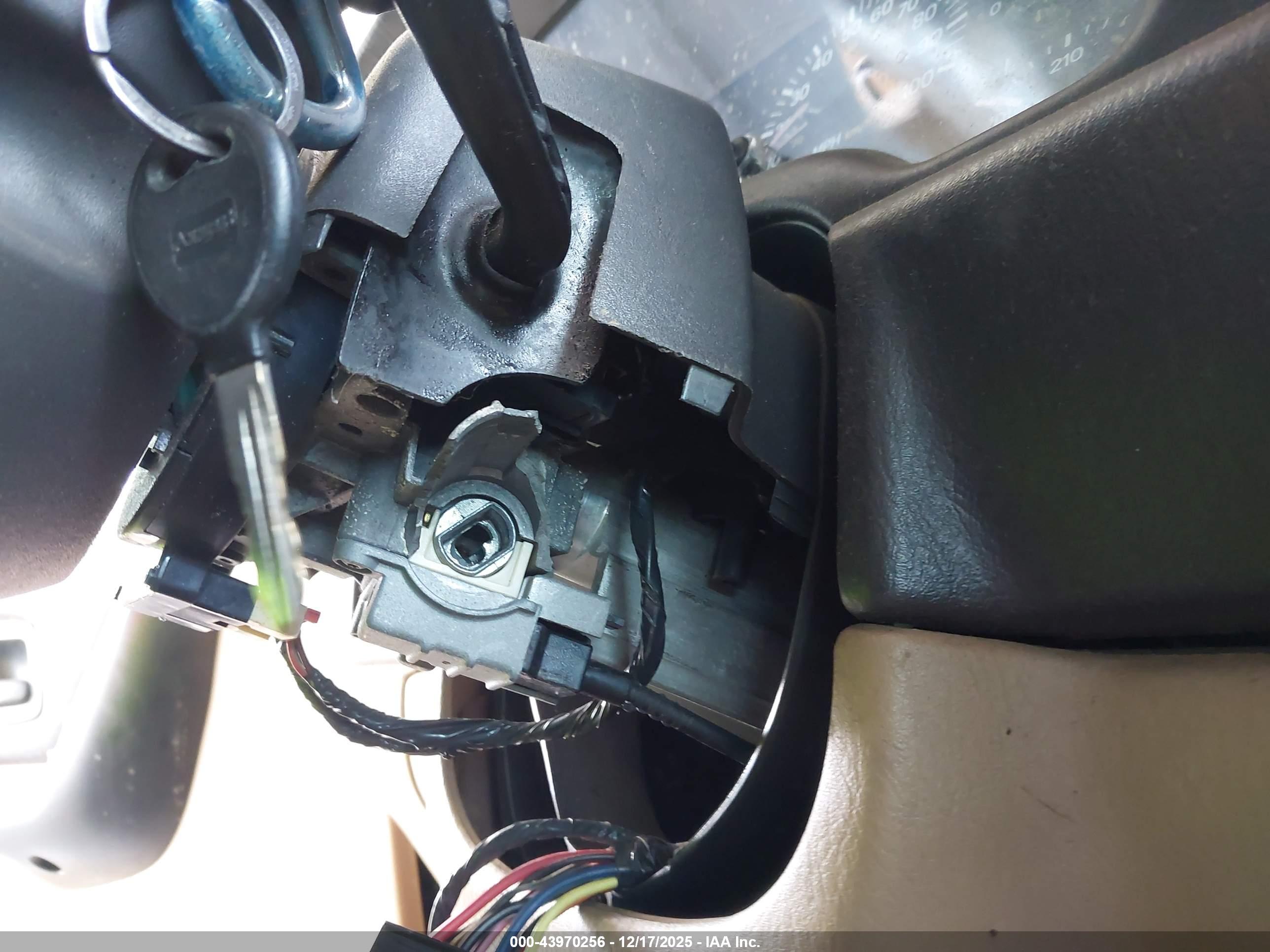 JEEP CHEROKEE image 11