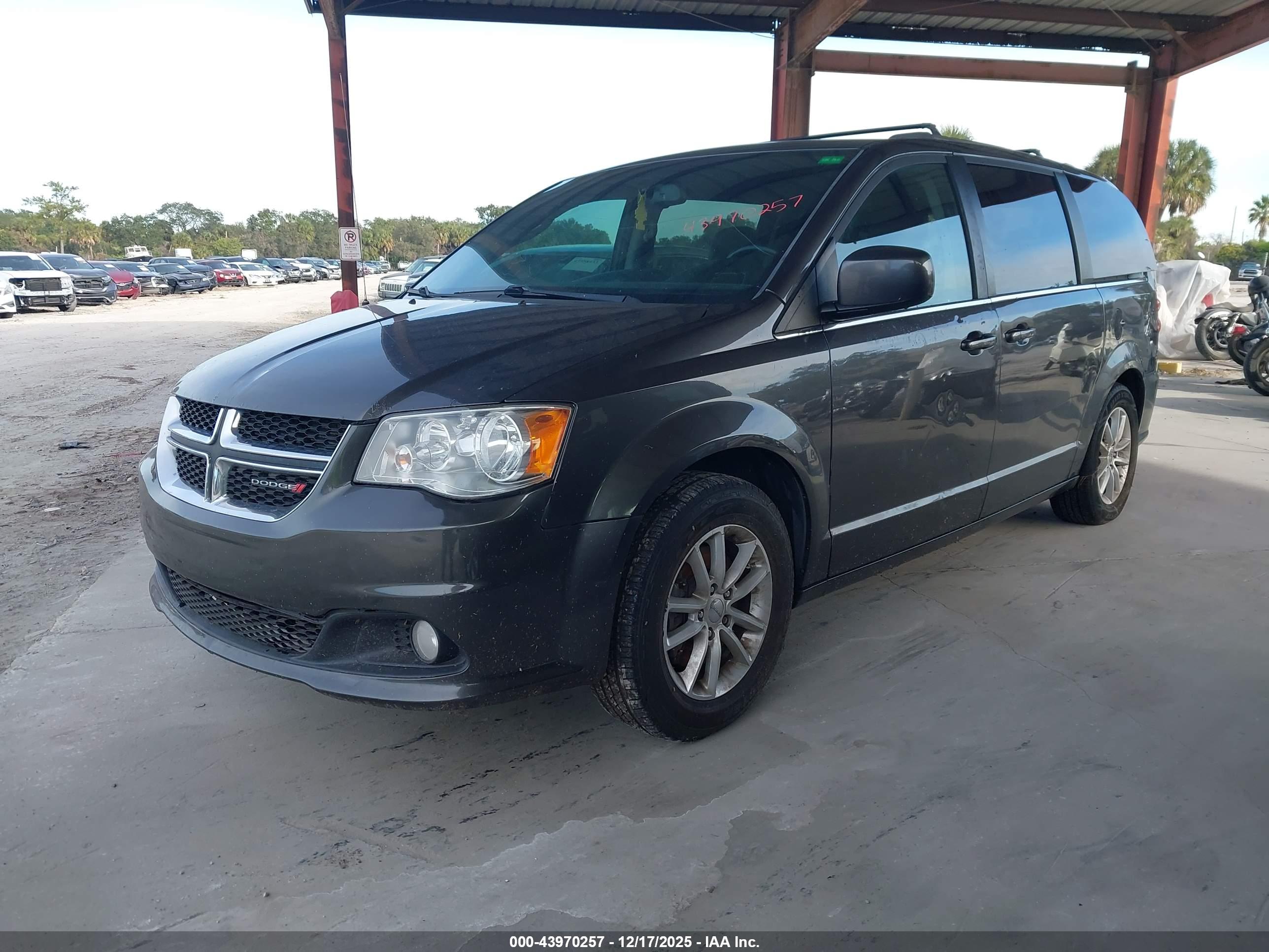 DODGE GRAND image 2
