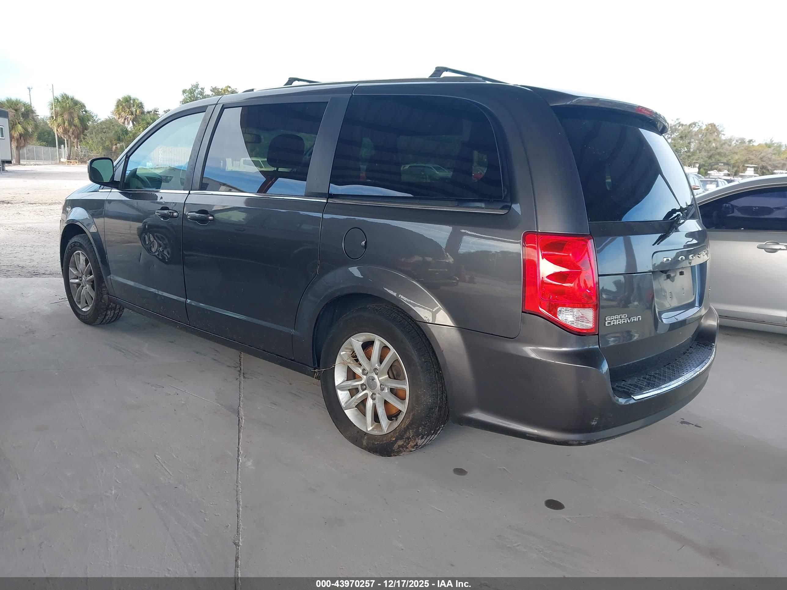 DODGE GRAND image 3