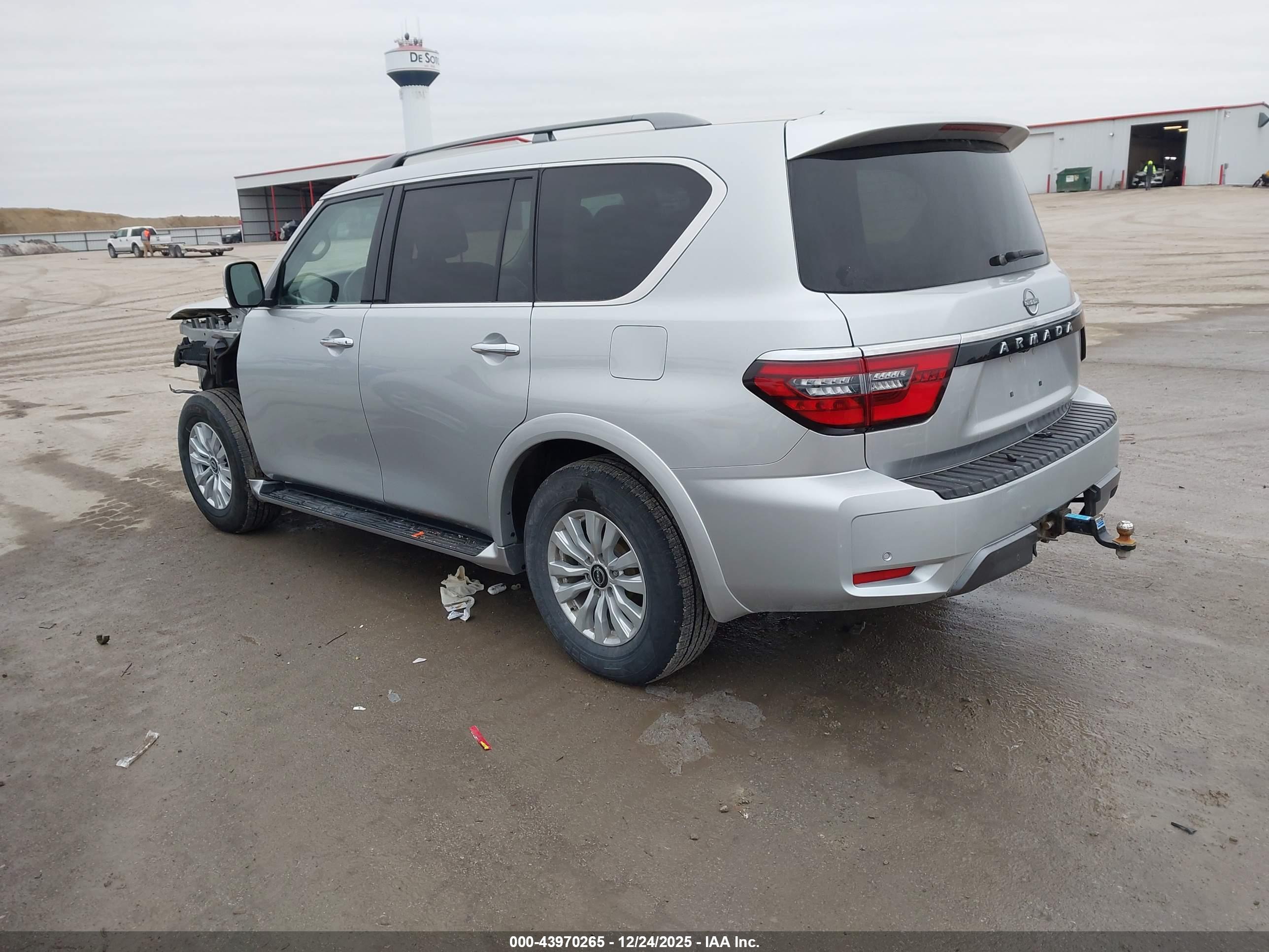 NISSAN ARMADA image 3