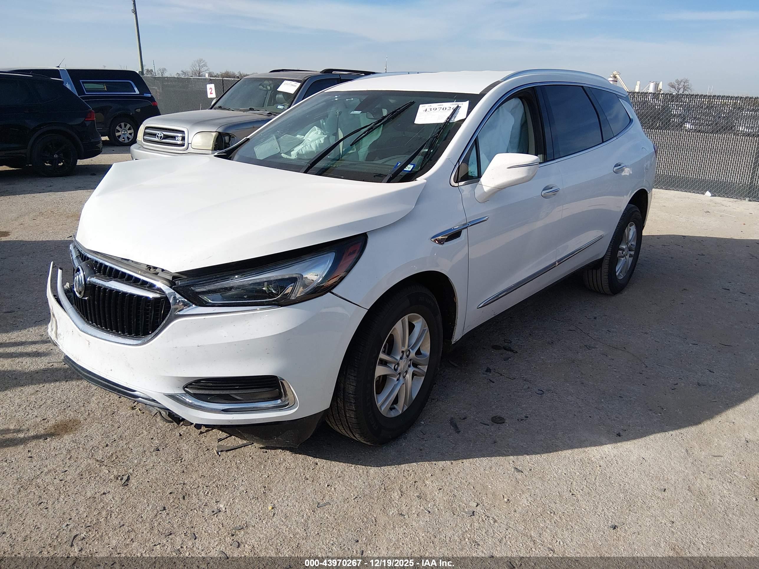 BUICK ENCLAVE image 2