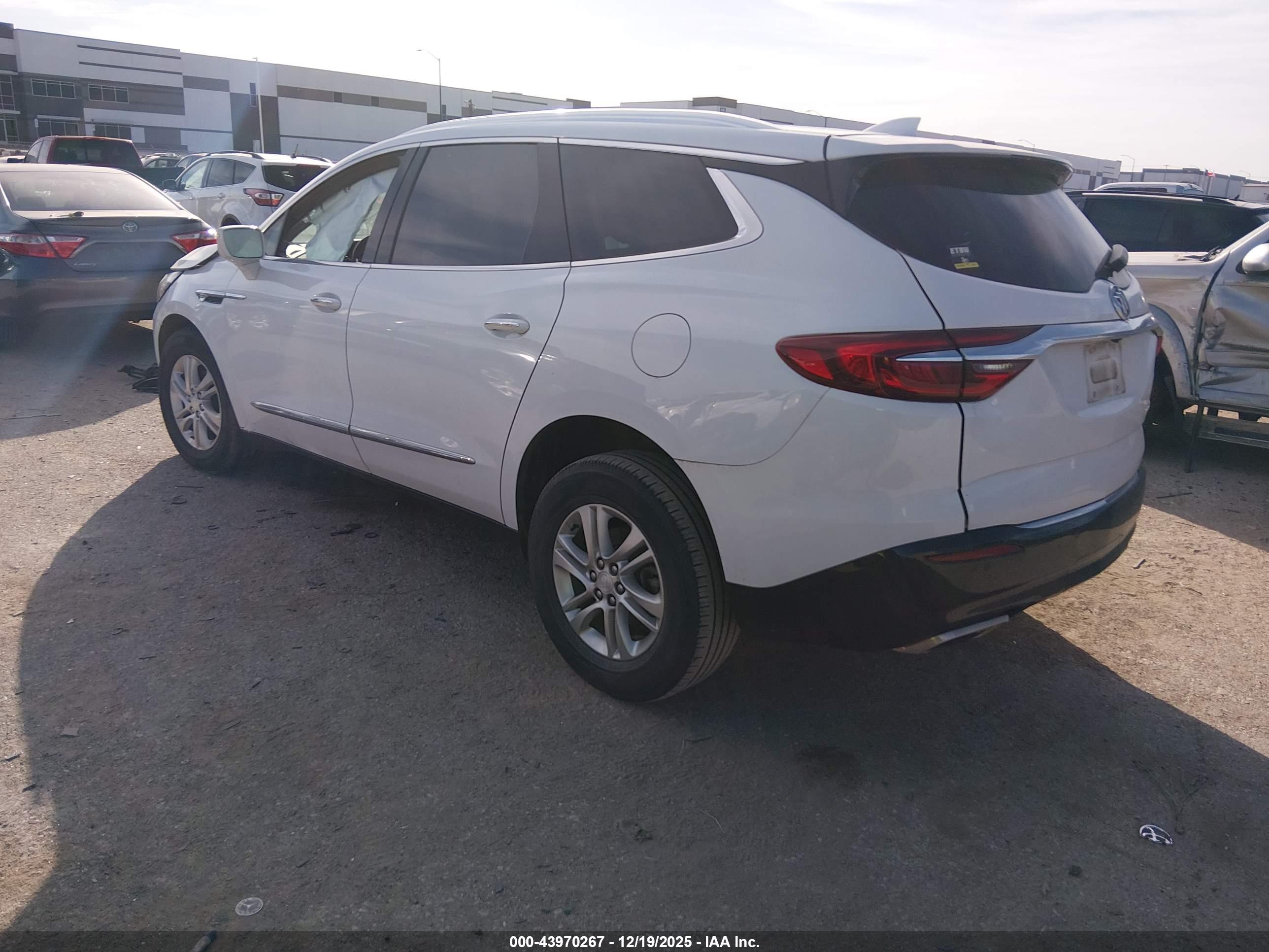 BUICK ENCLAVE image 3
