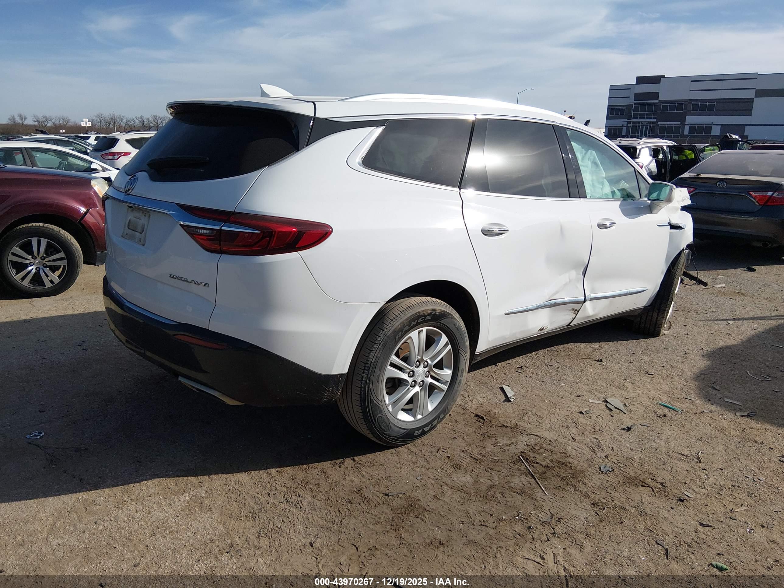 BUICK ENCLAVE image 4