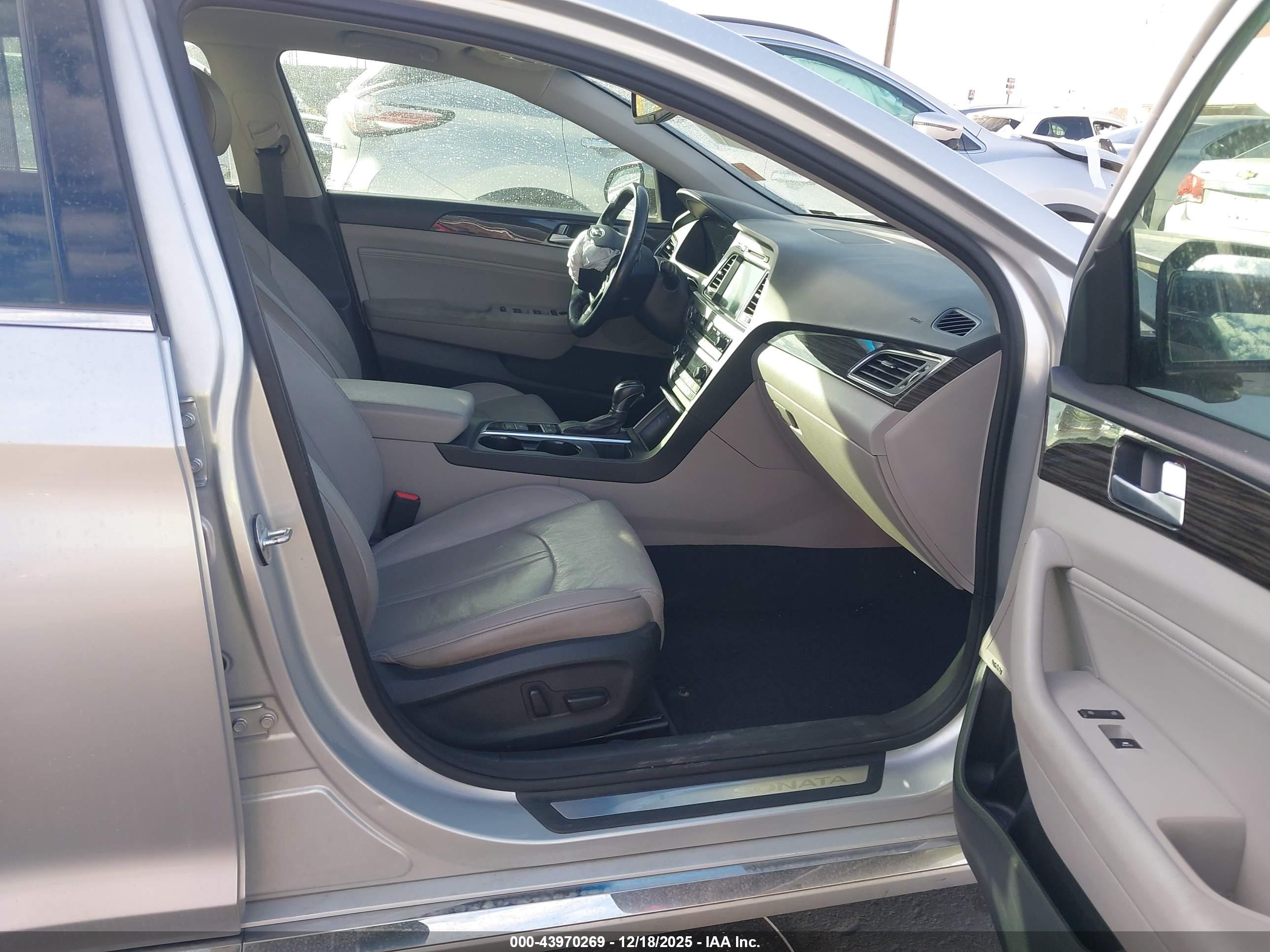 HYUNDAI SONATA image 5