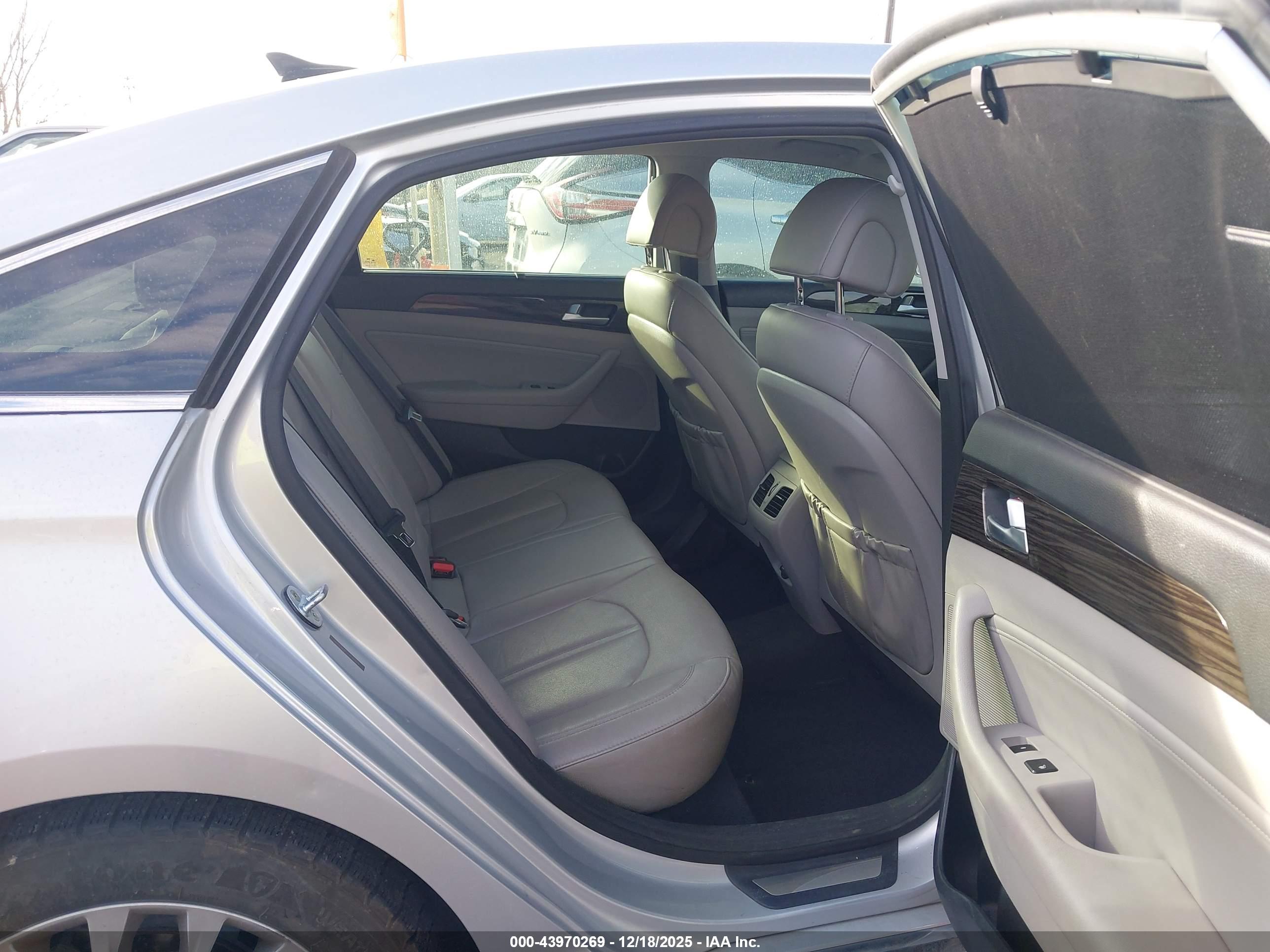 HYUNDAI SONATA image 8