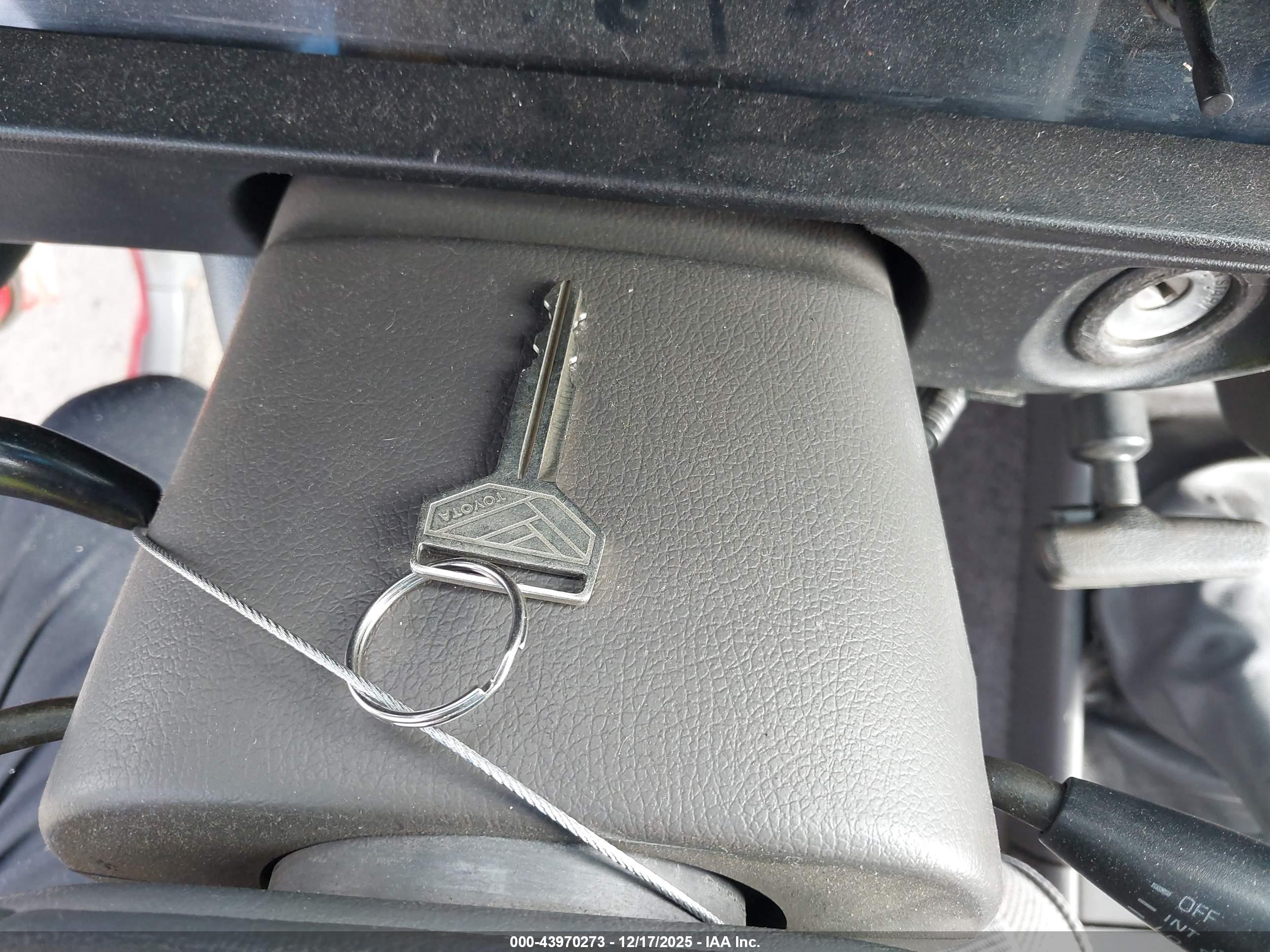 TOYOTA 4RUNNER image 11