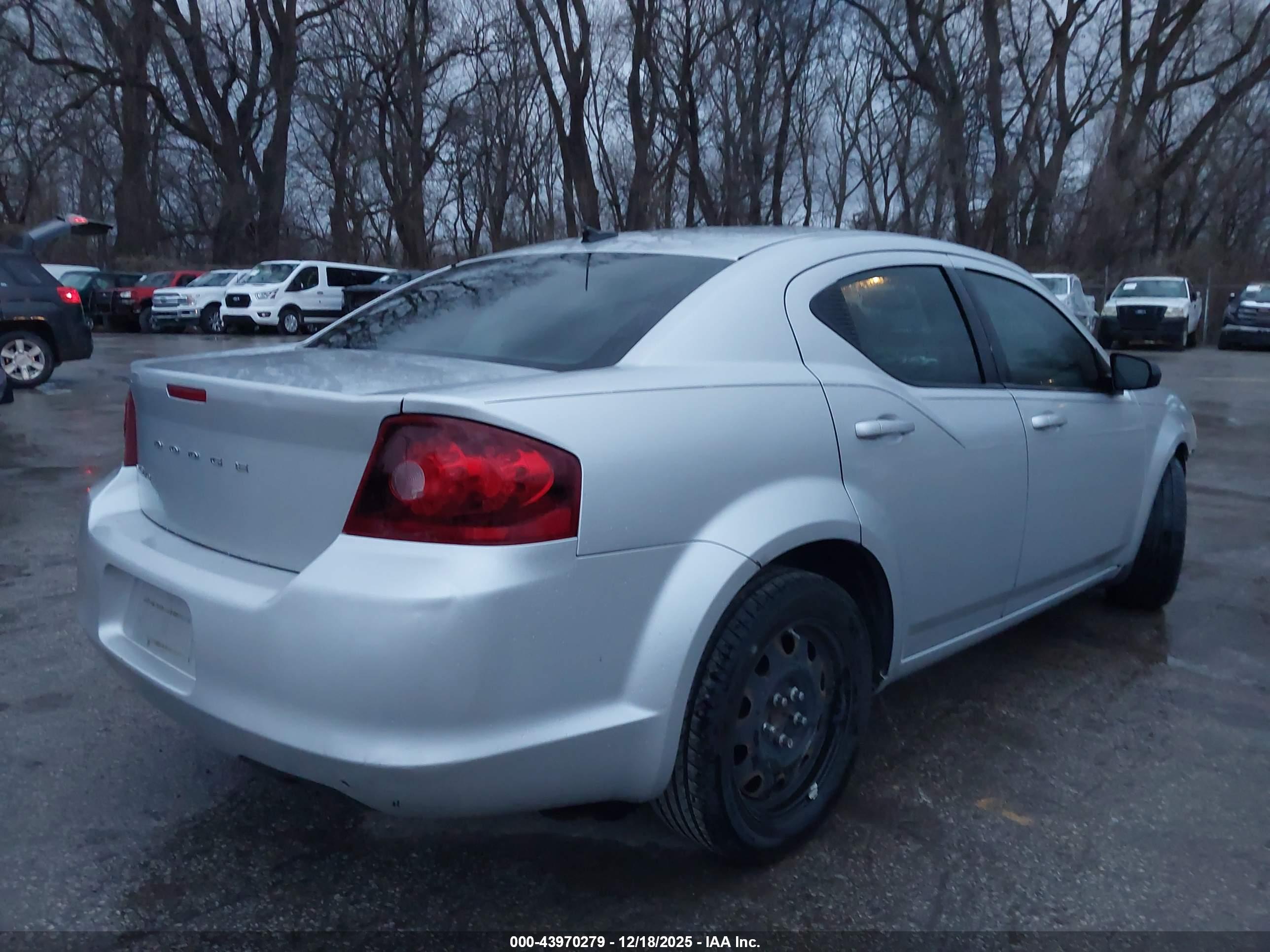 DODGE AVENGER image 4