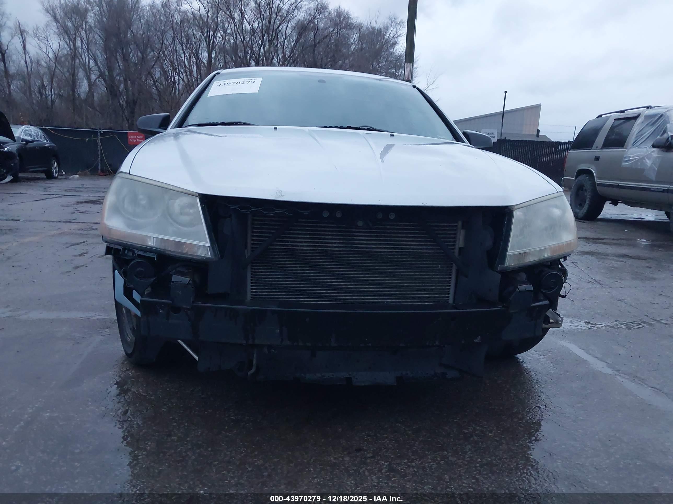 DODGE AVENGER image 6