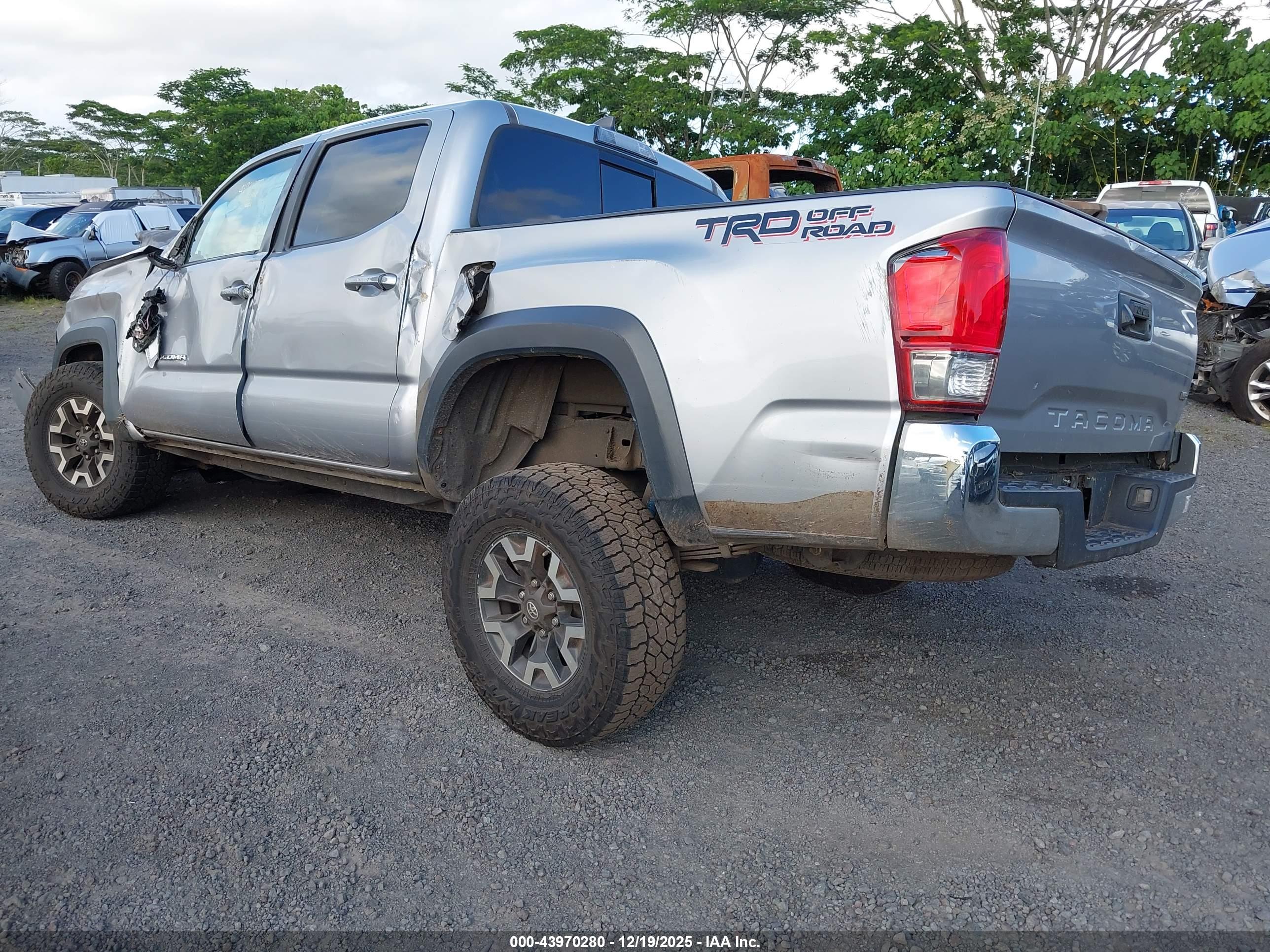 TOYOTA TACOMA image 3