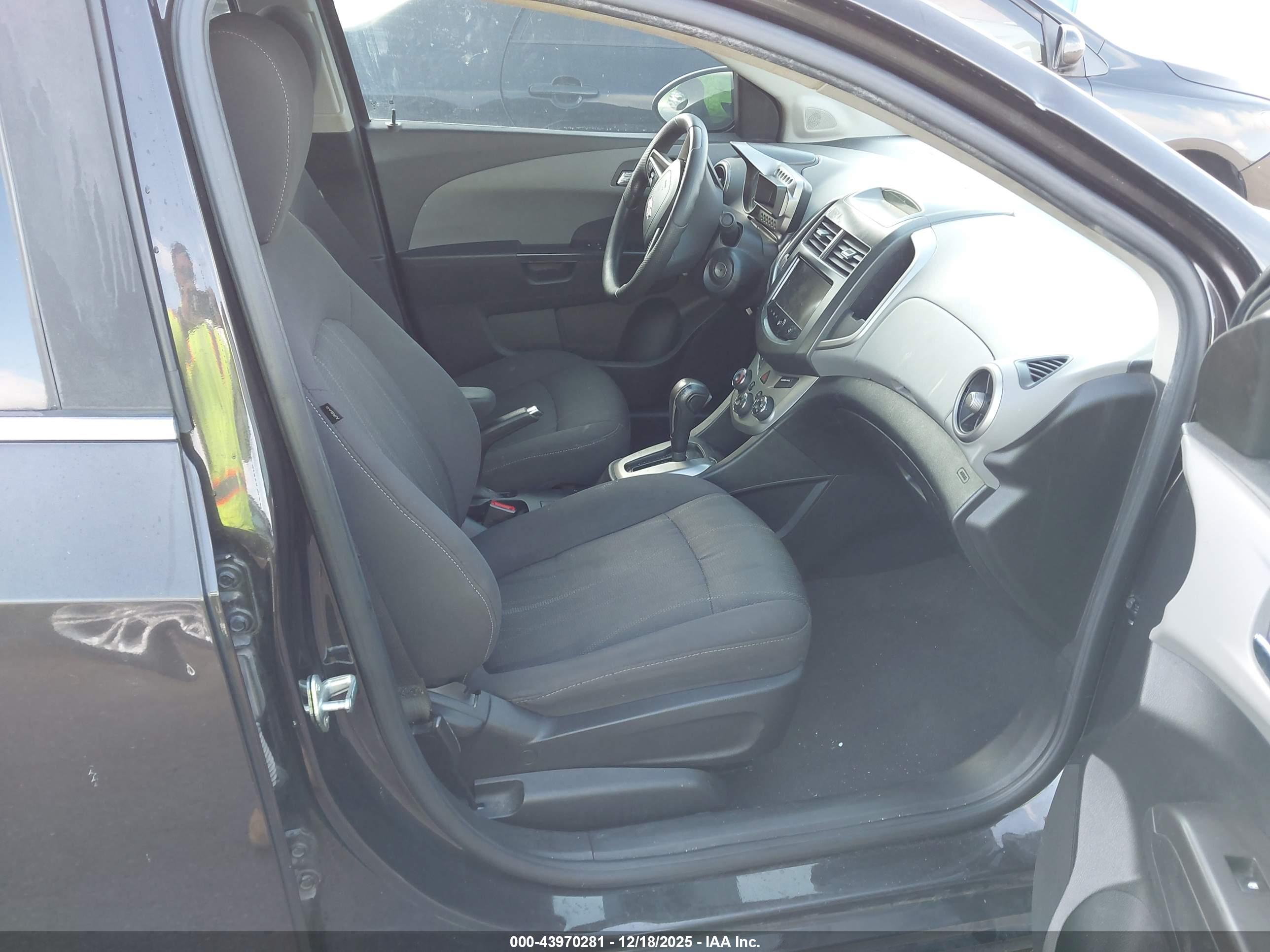 CHEVROLET SONIC image 5