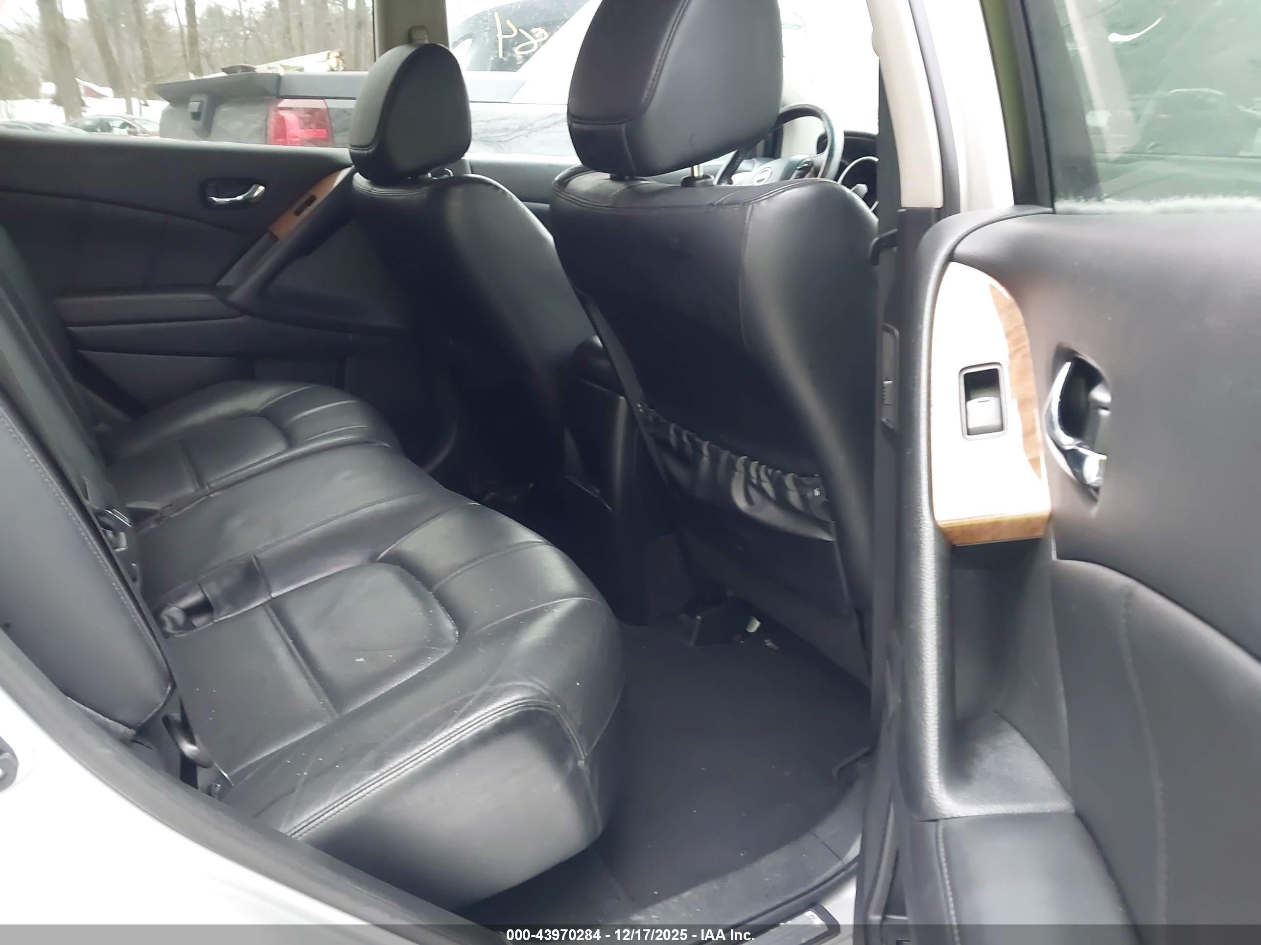 NISSAN MURANO image 8