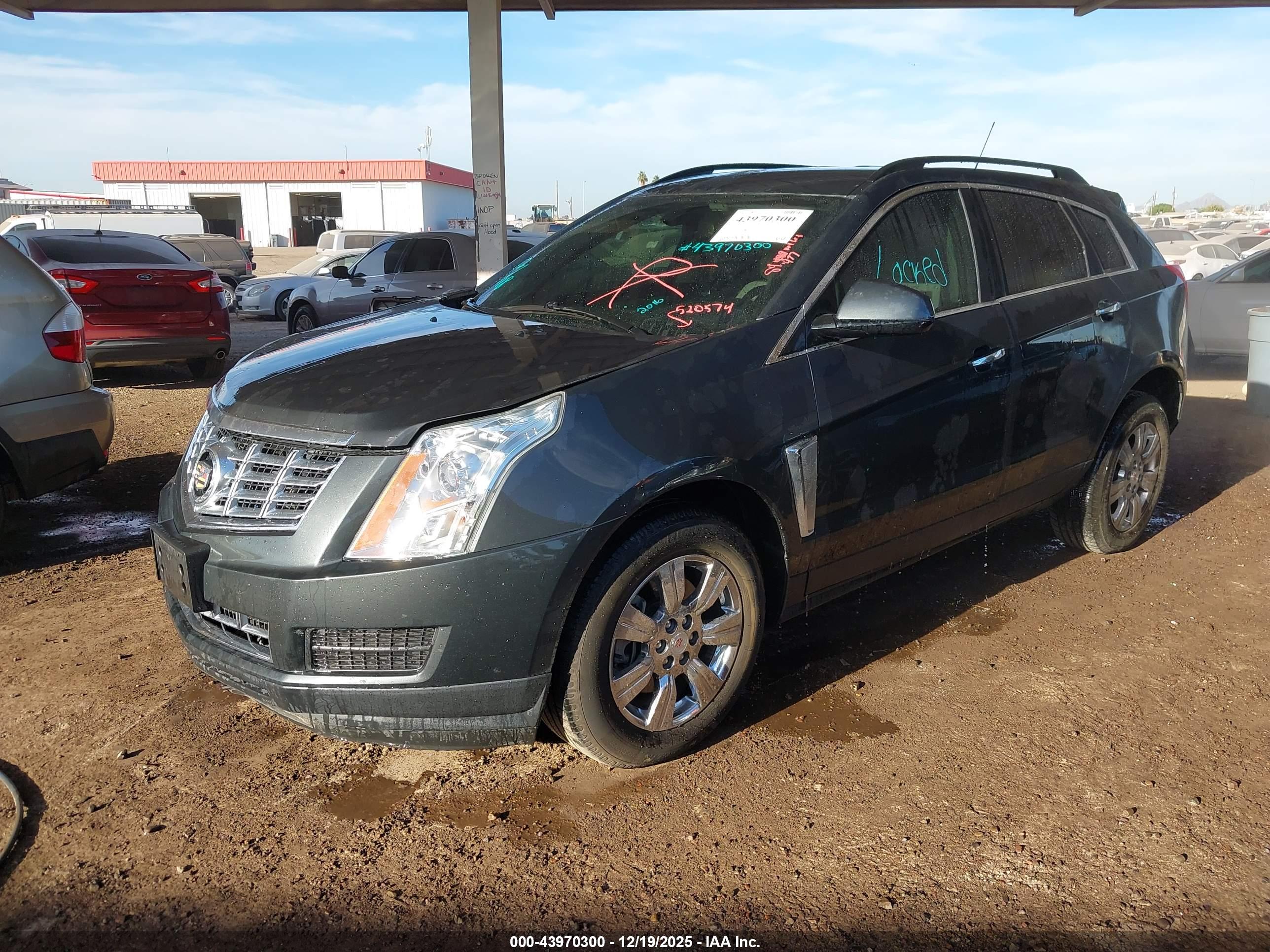 CADILLAC SRX image 2