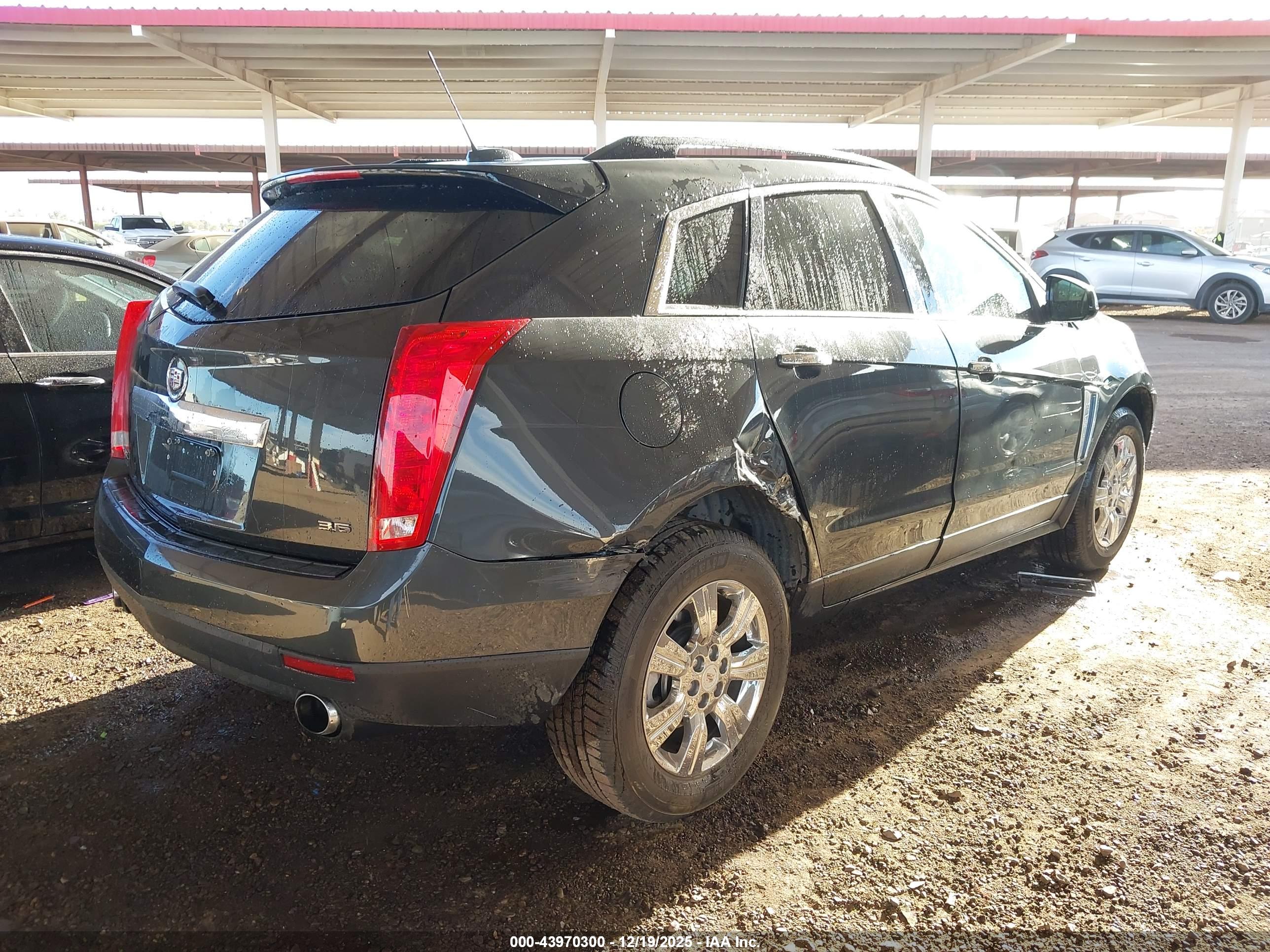 CADILLAC SRX image 4
