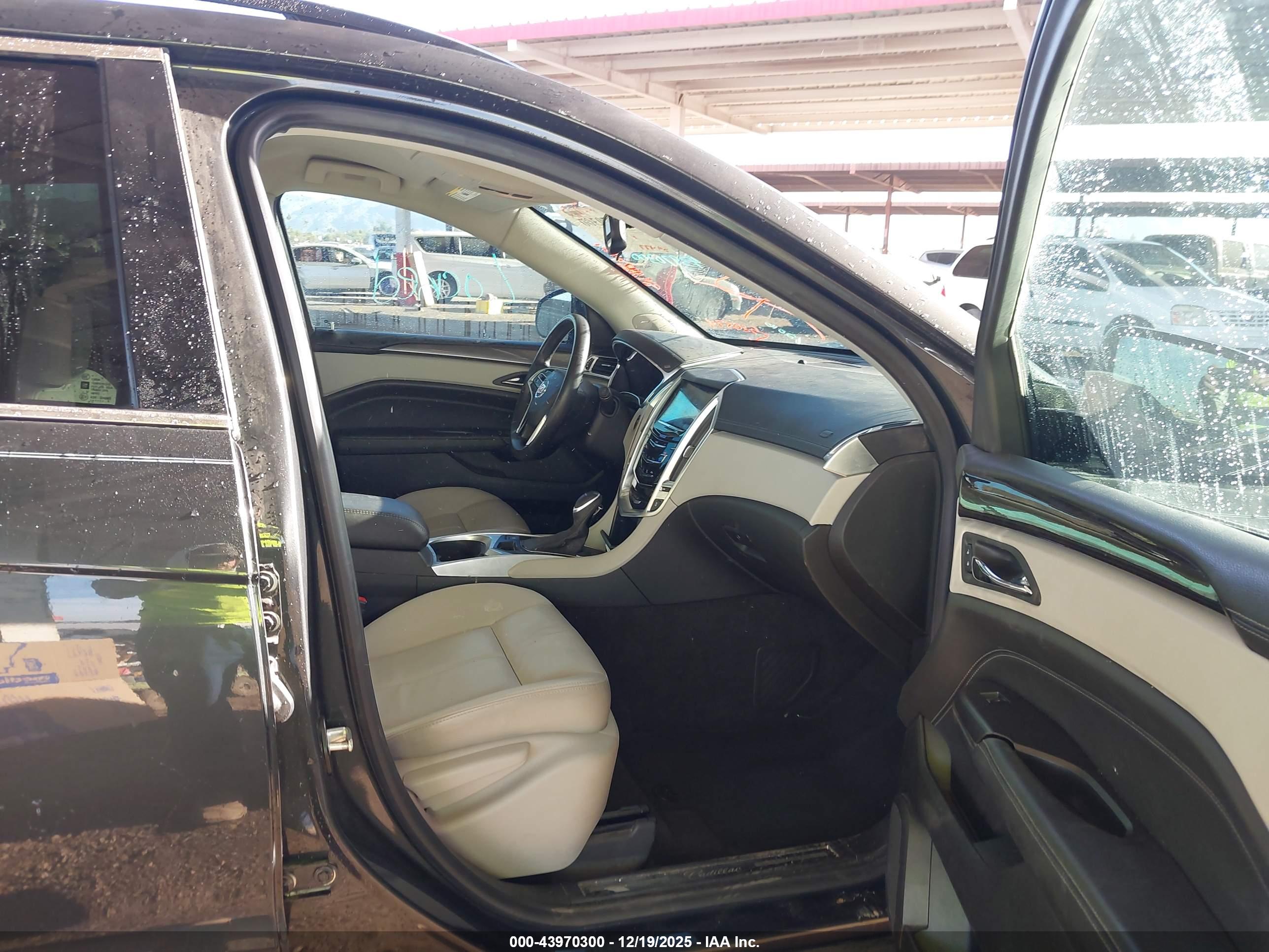 CADILLAC SRX image 5