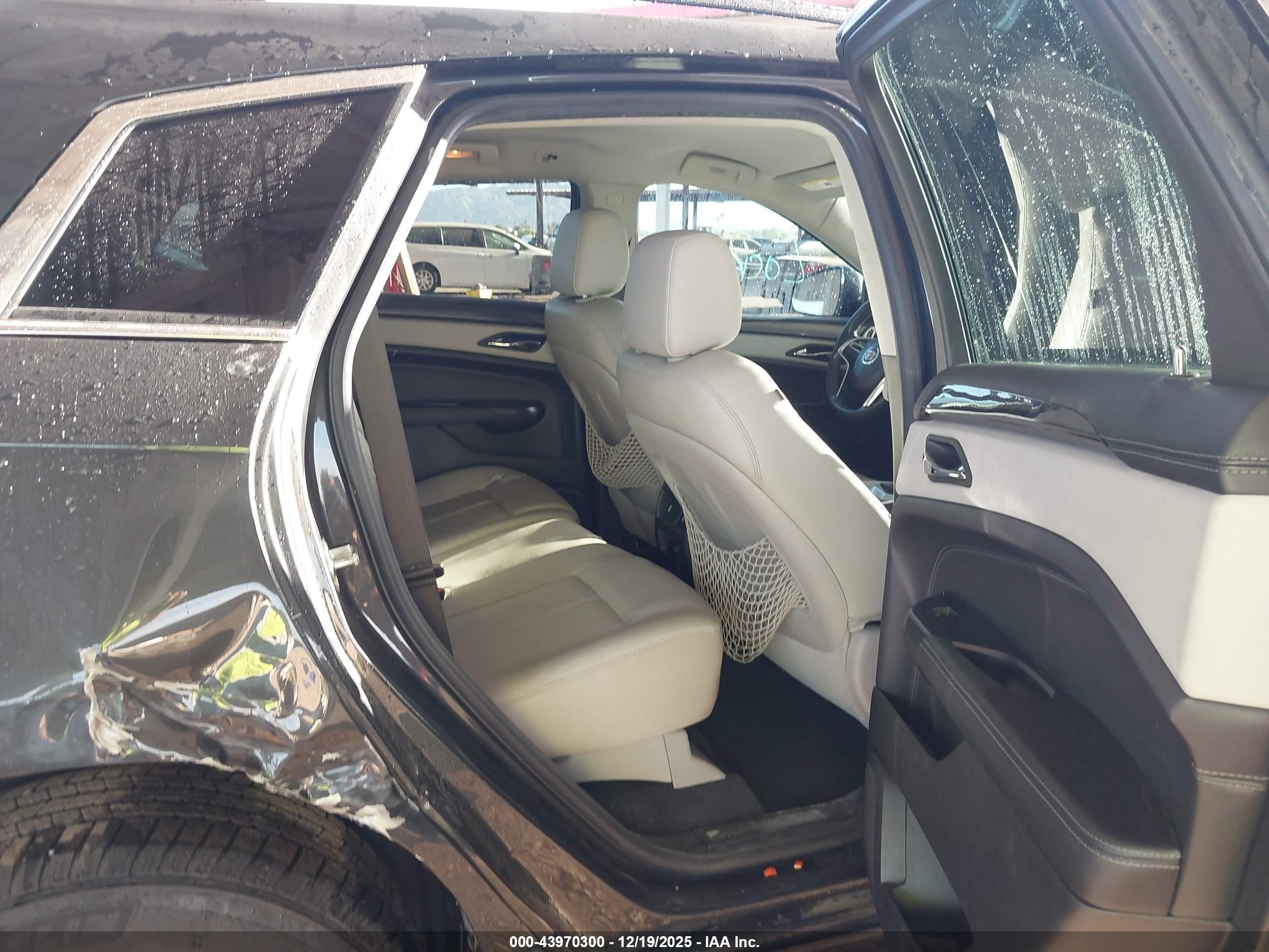 CADILLAC SRX image 8