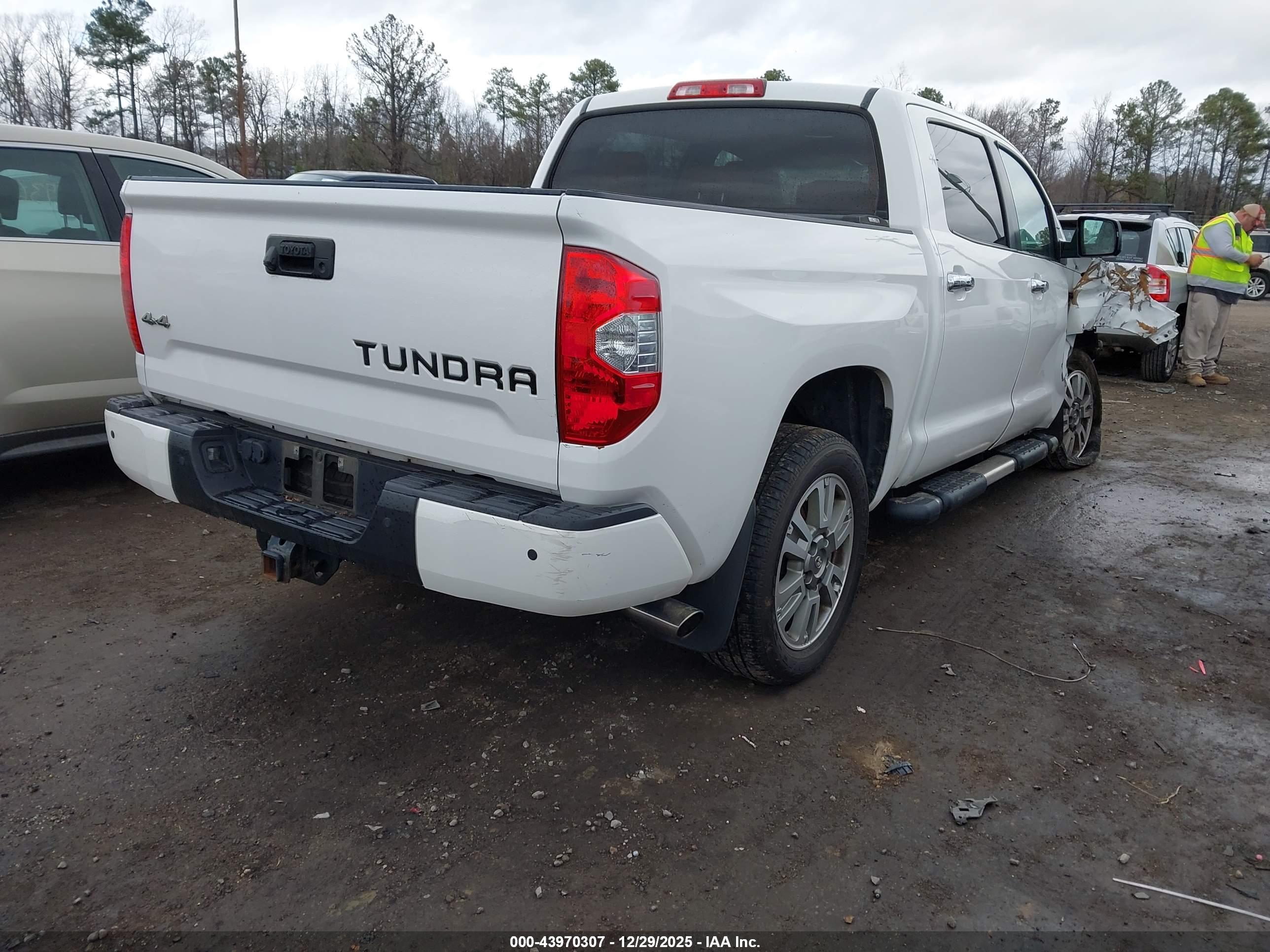 TOYOTA TUNDRA image 4