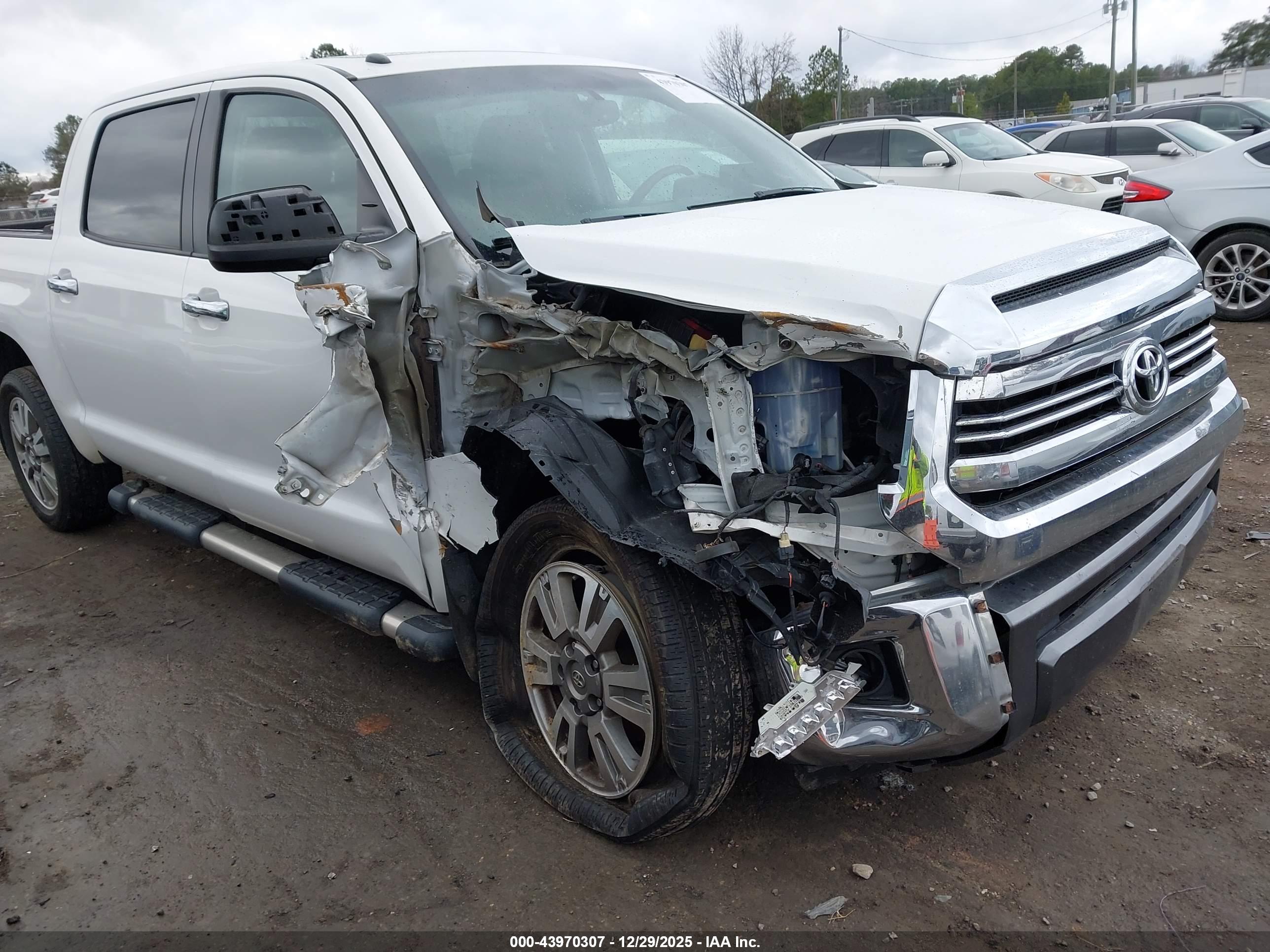 TOYOTA TUNDRA image 6