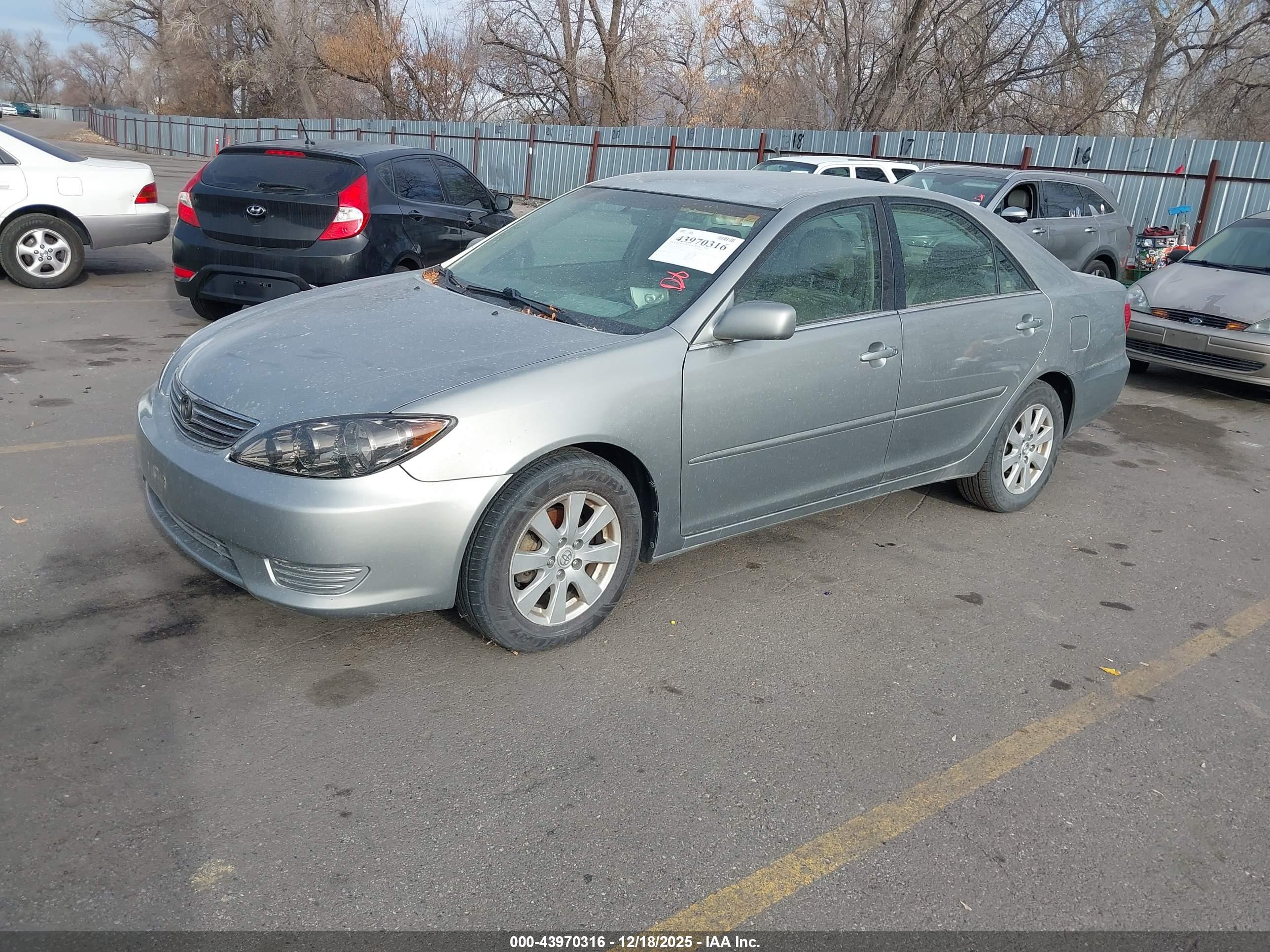 TOYOTA CAMRY image 2