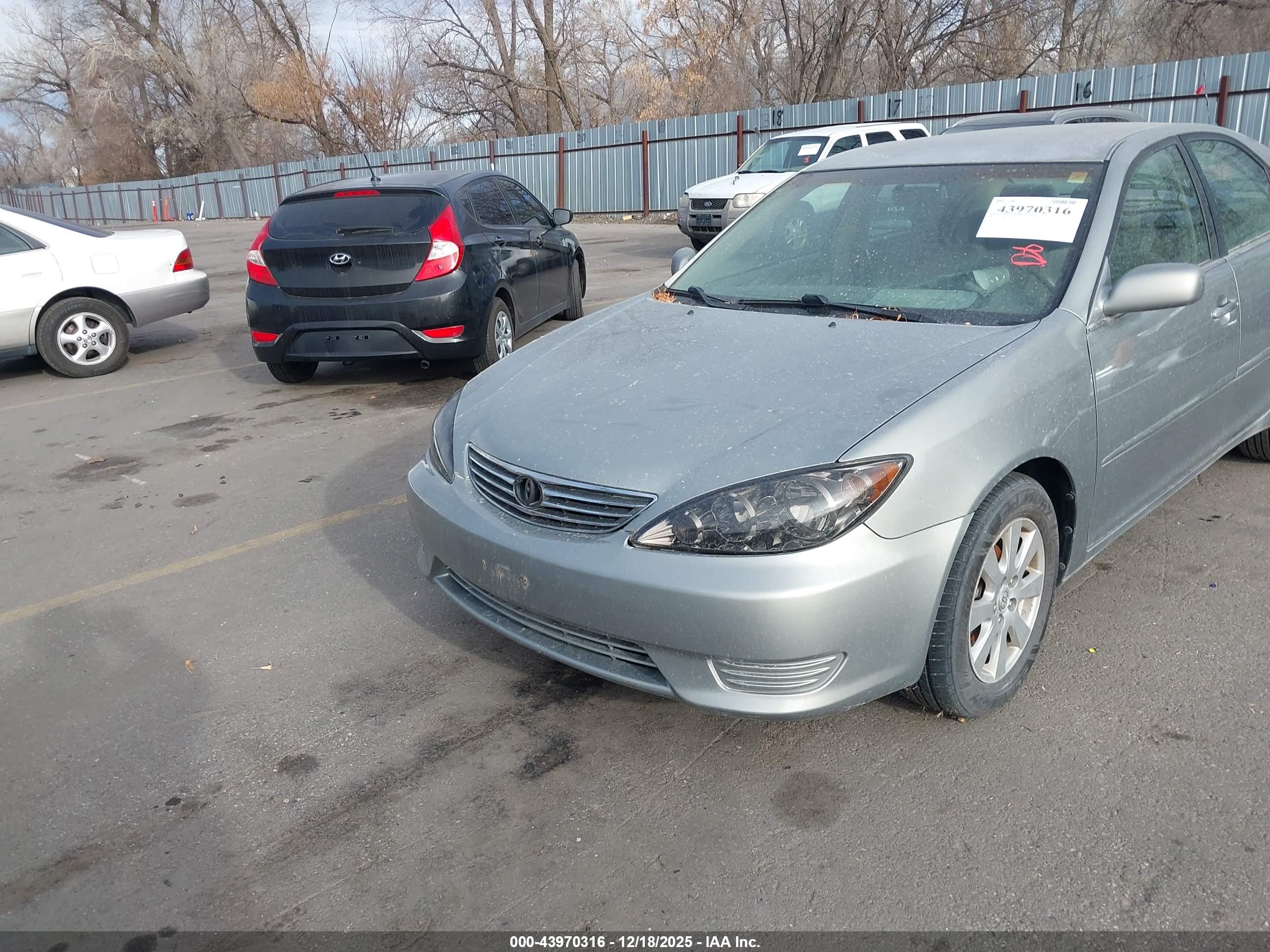 TOYOTA CAMRY image 6