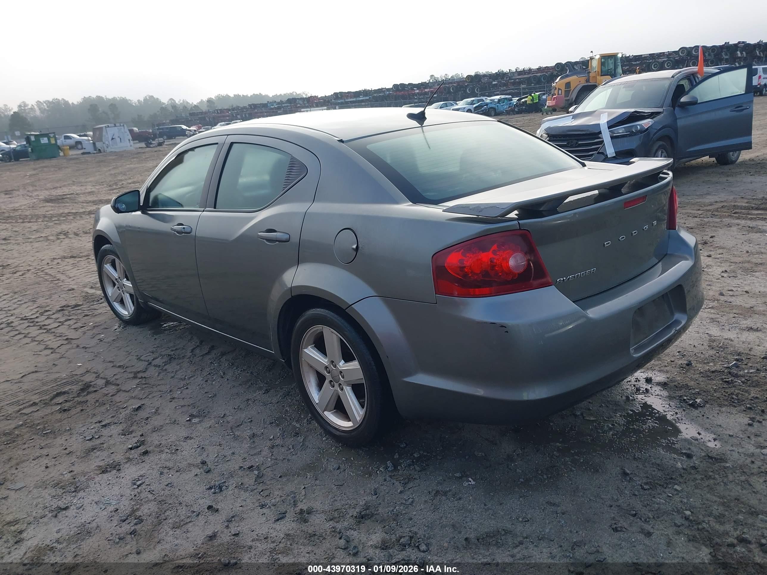 DODGE AVENGER image 3