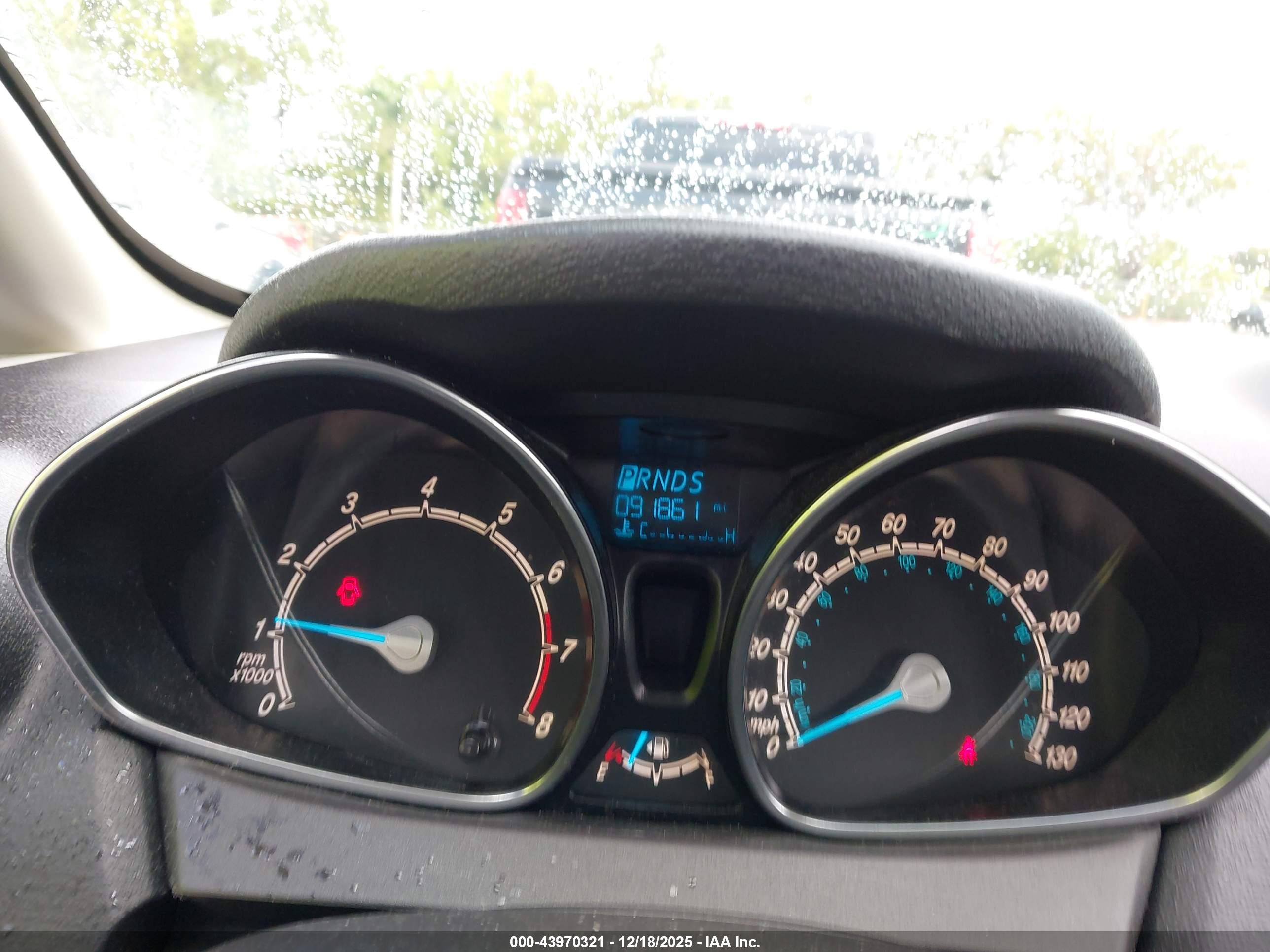 FORD FIESTA image 7