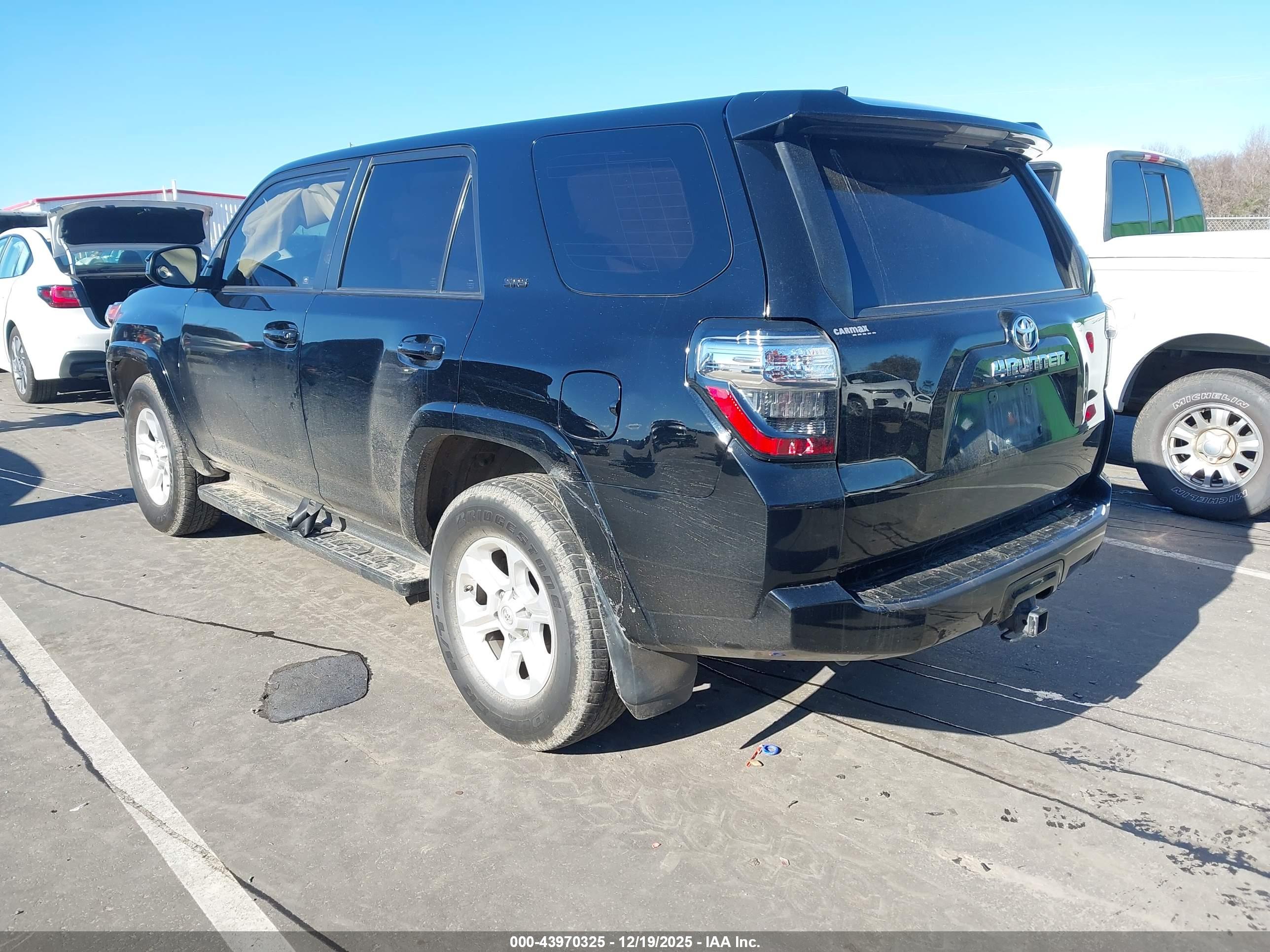 TOYOTA 4RUNNER image 3