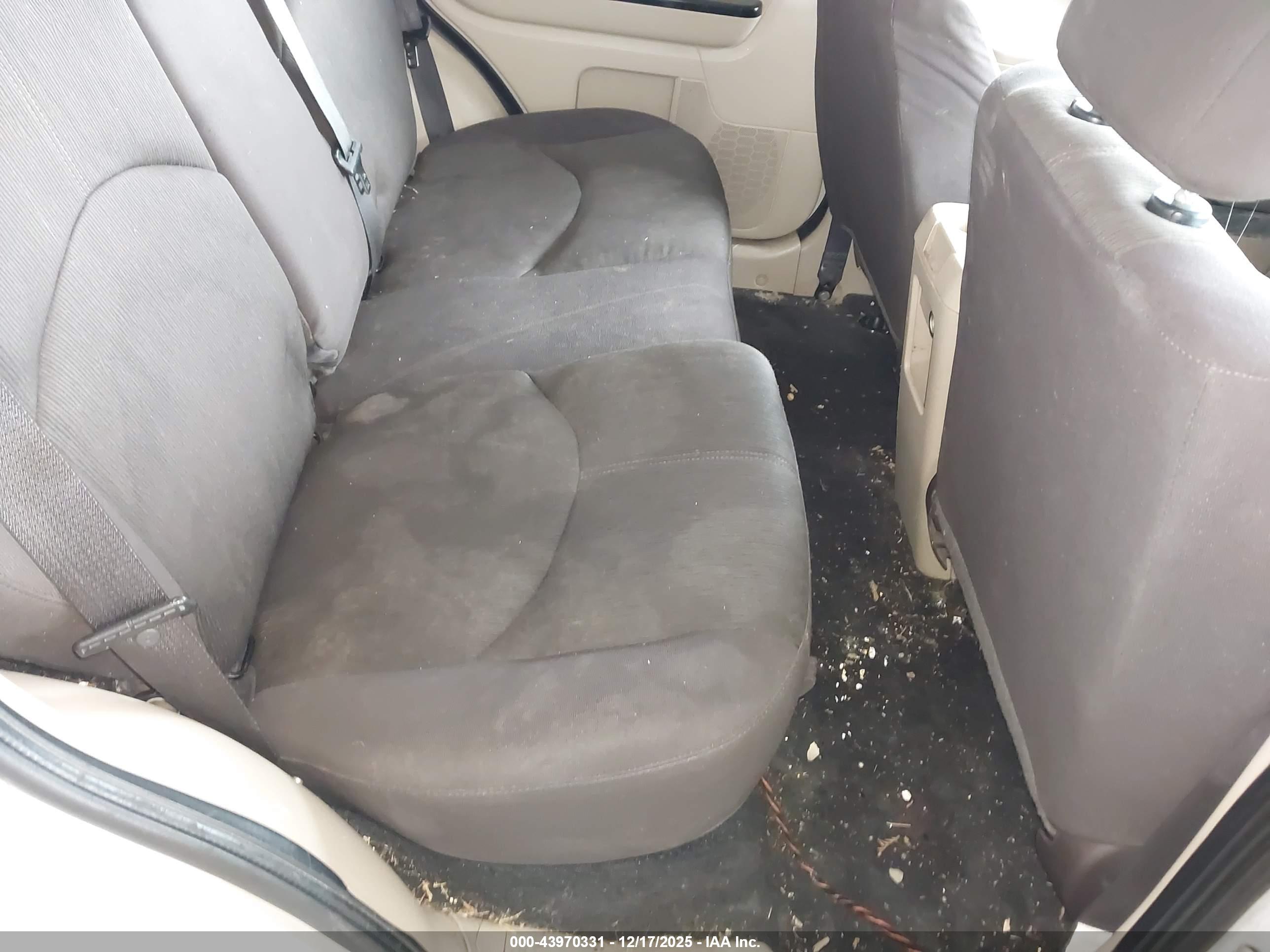 MAZDA TRIBUTE image 8