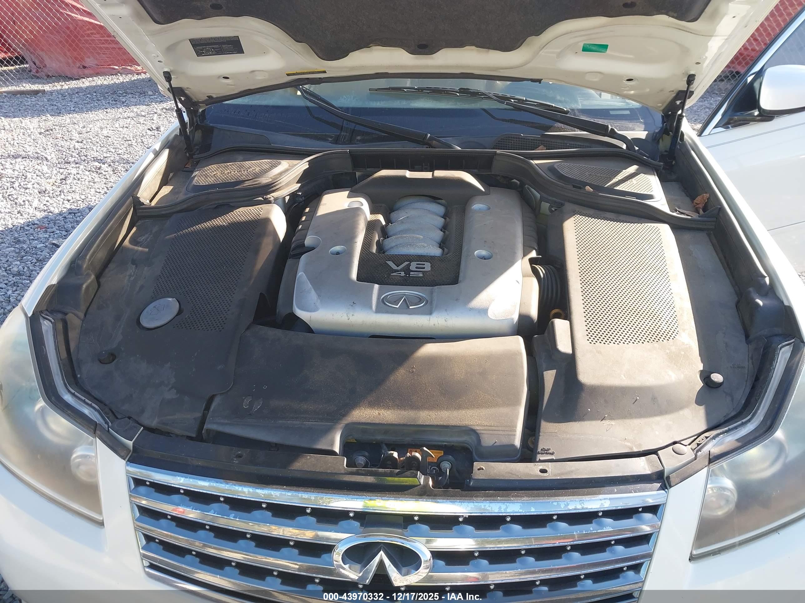 INFINITI M45 image 10