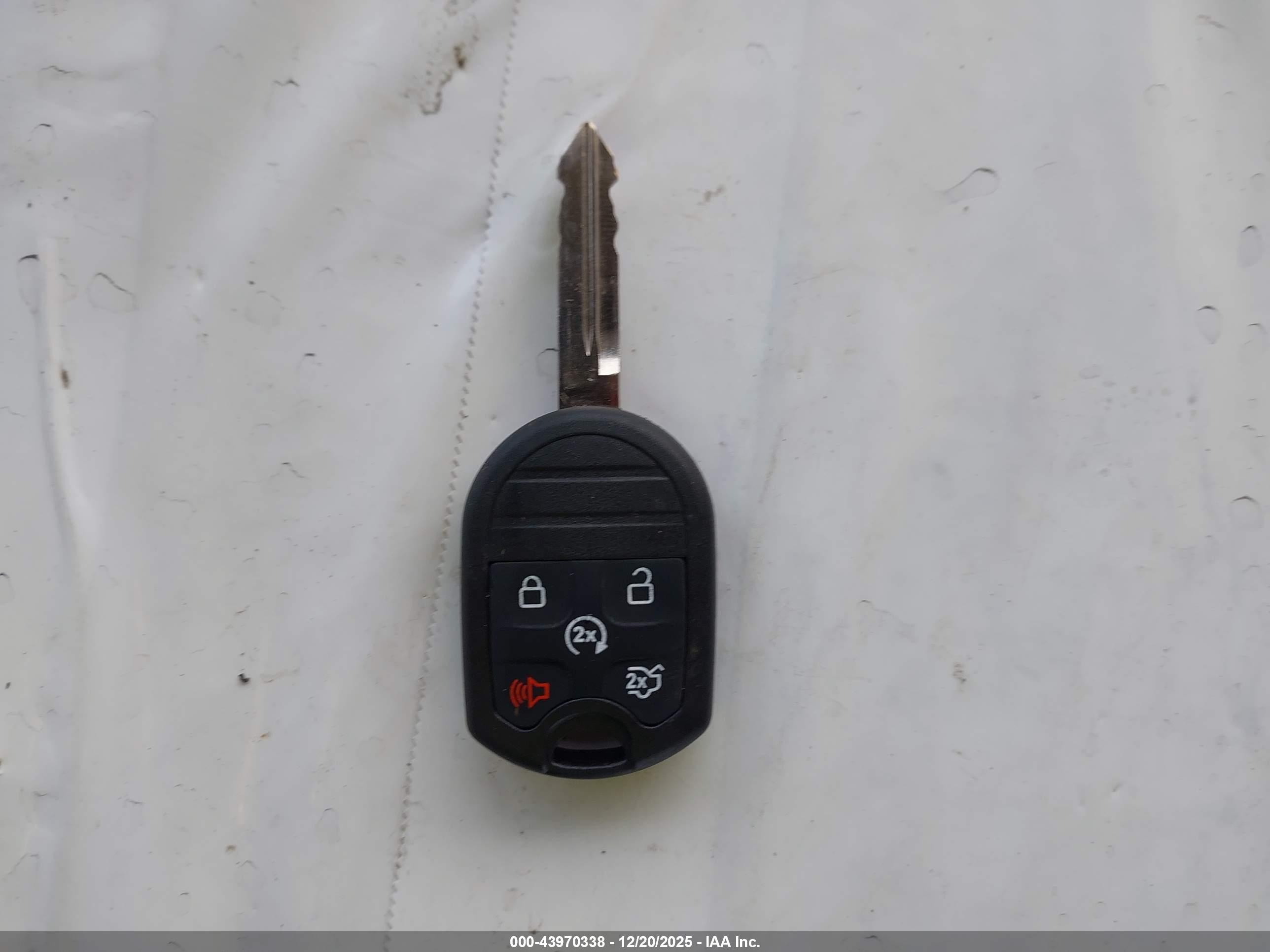 FORD EXPLORER image 11