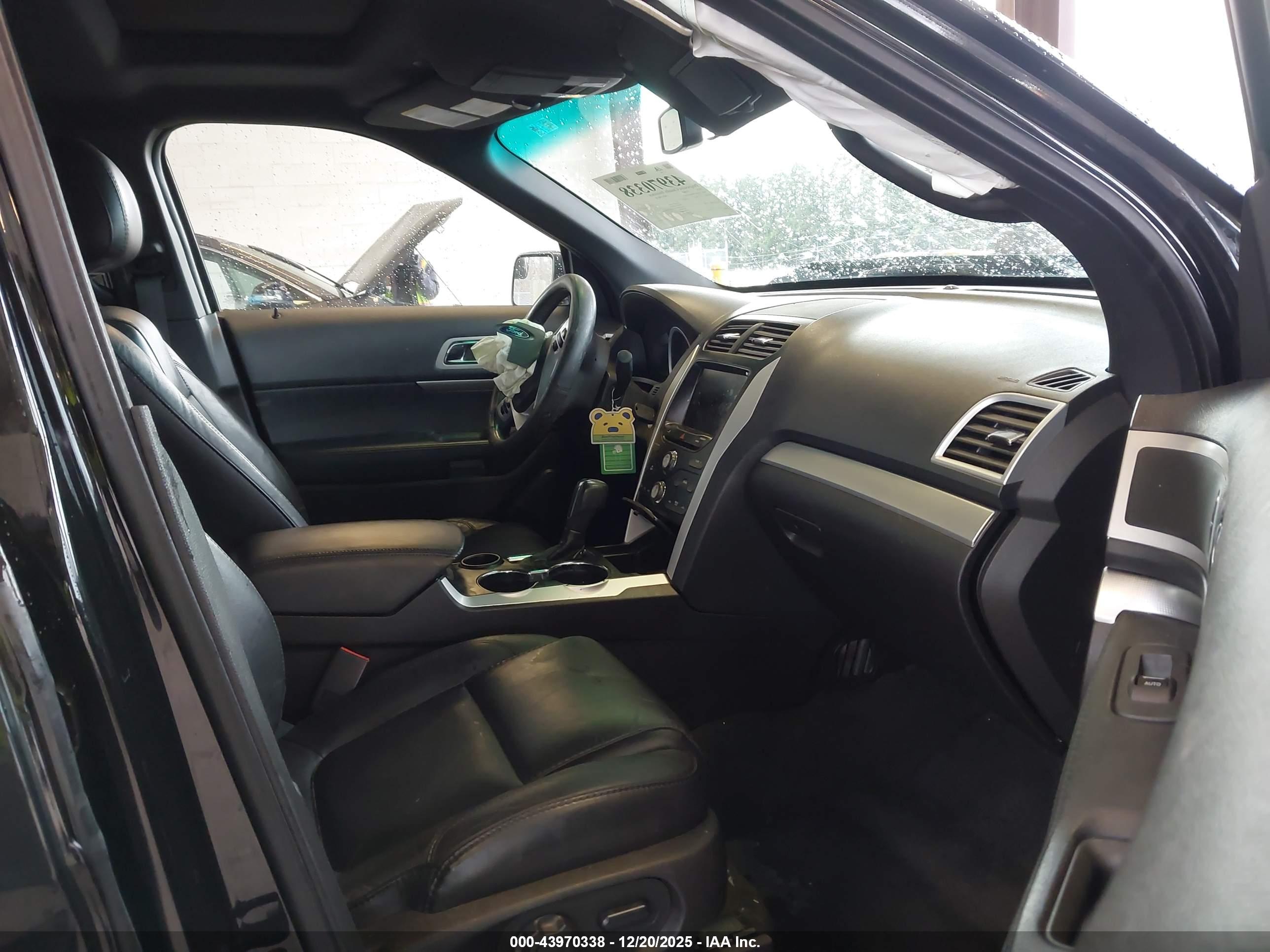 FORD EXPLORER image 5