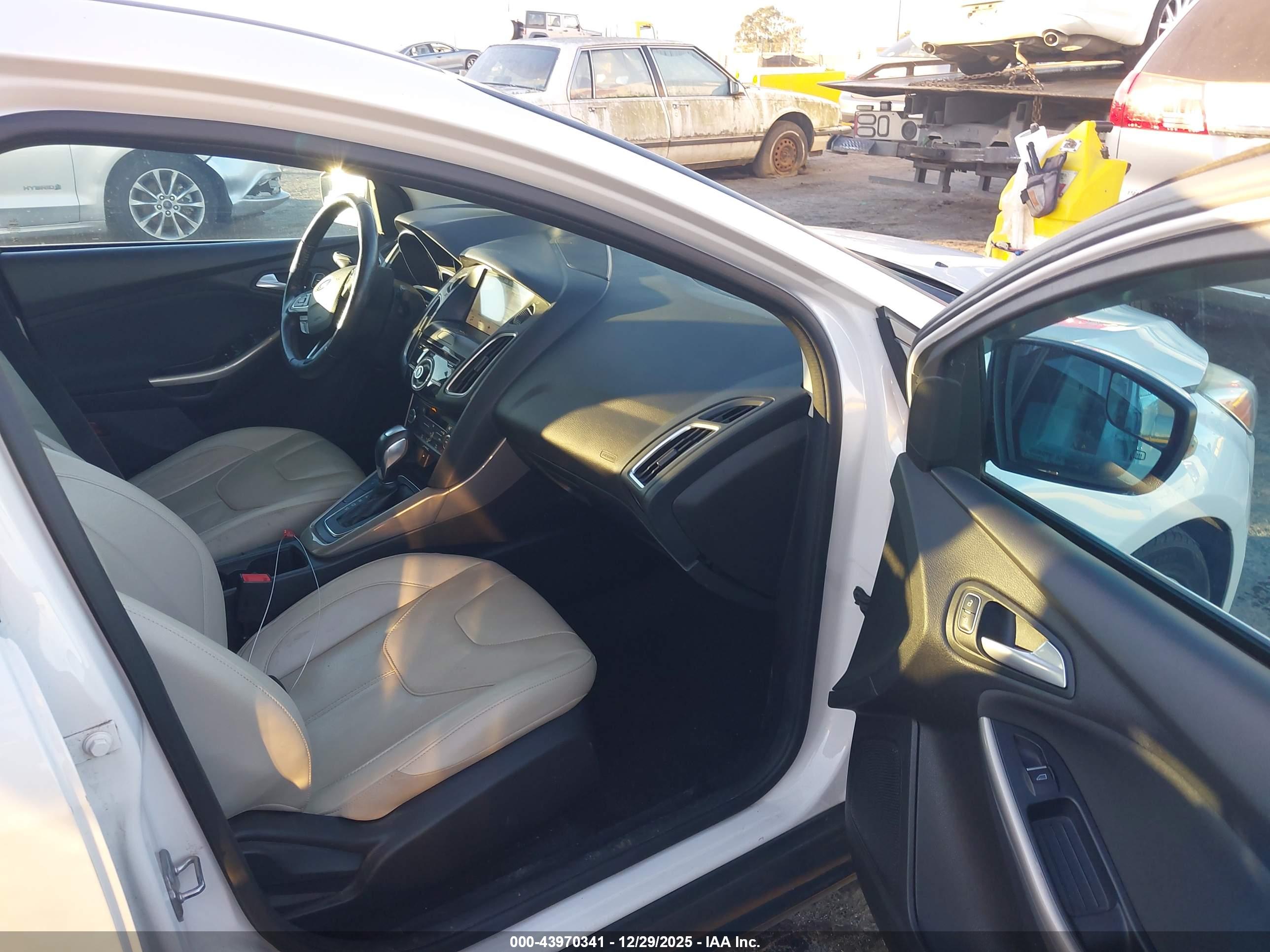 FORD FOCUS image 5