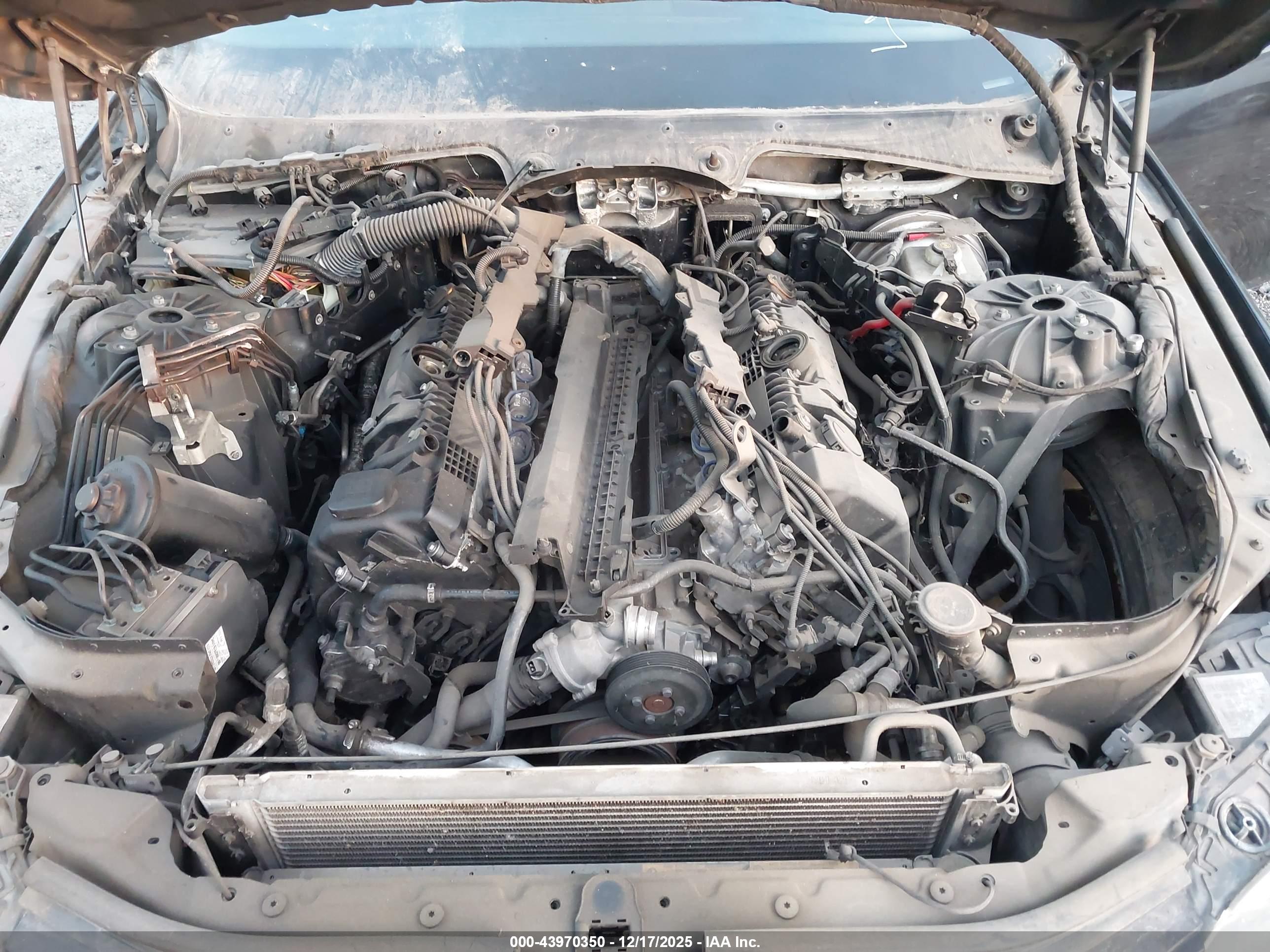 BMW 550I image 10