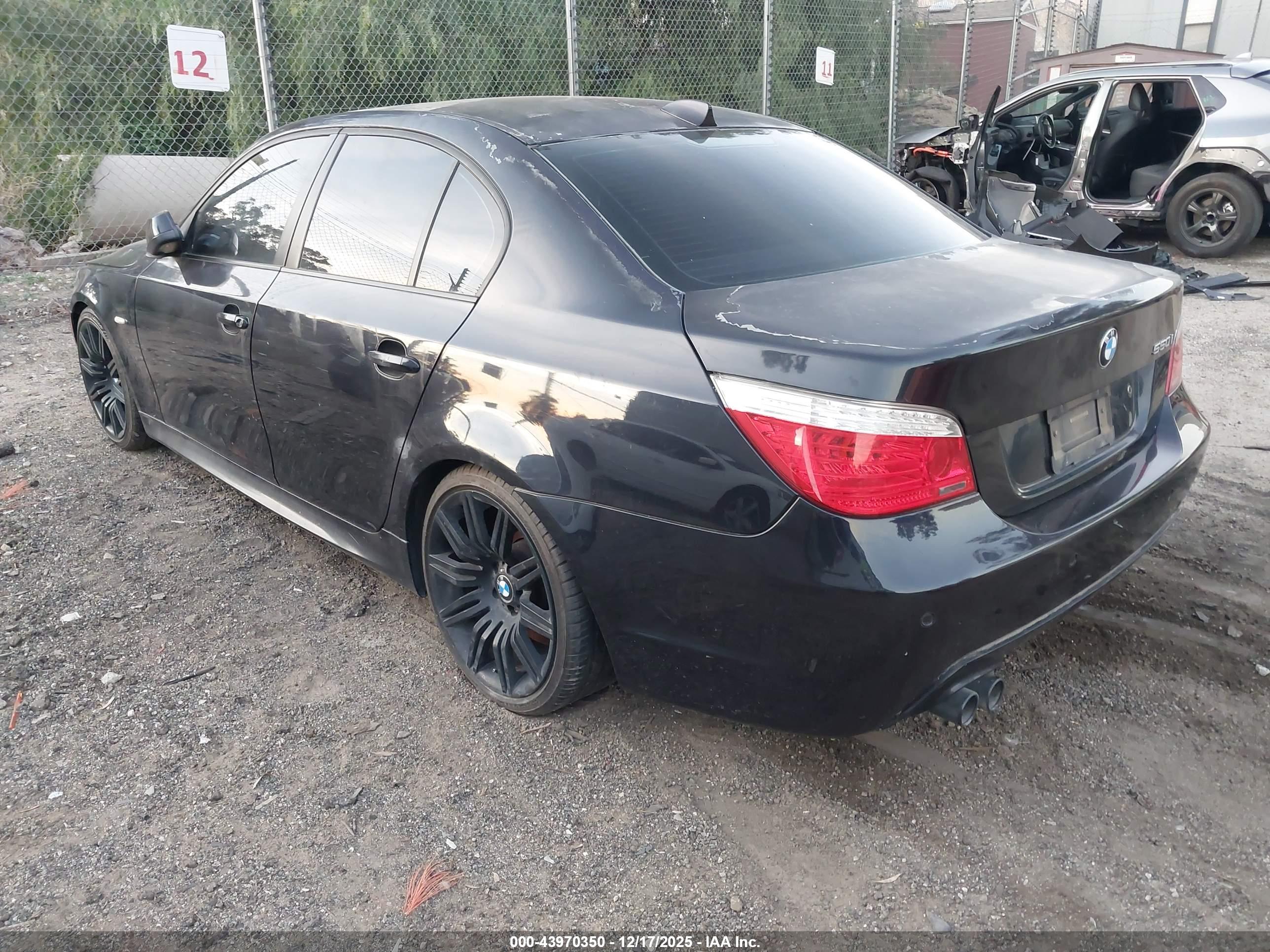 BMW 550I image 3