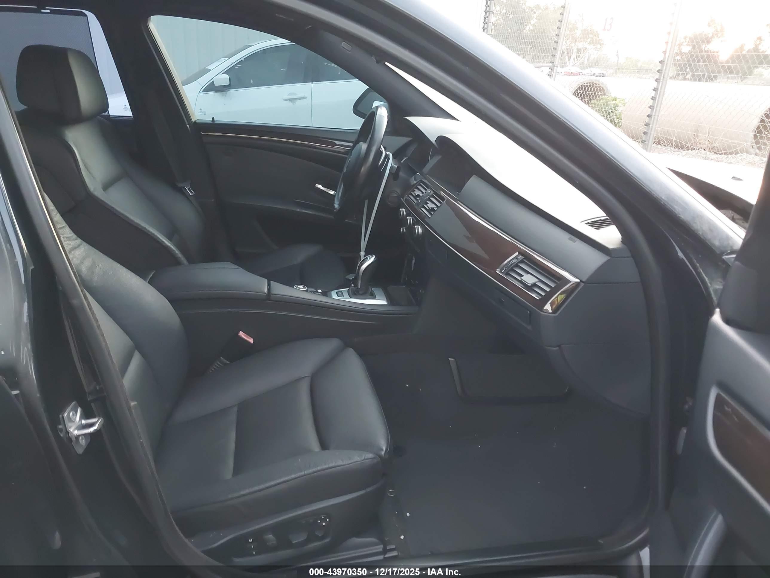 BMW 550I image 5