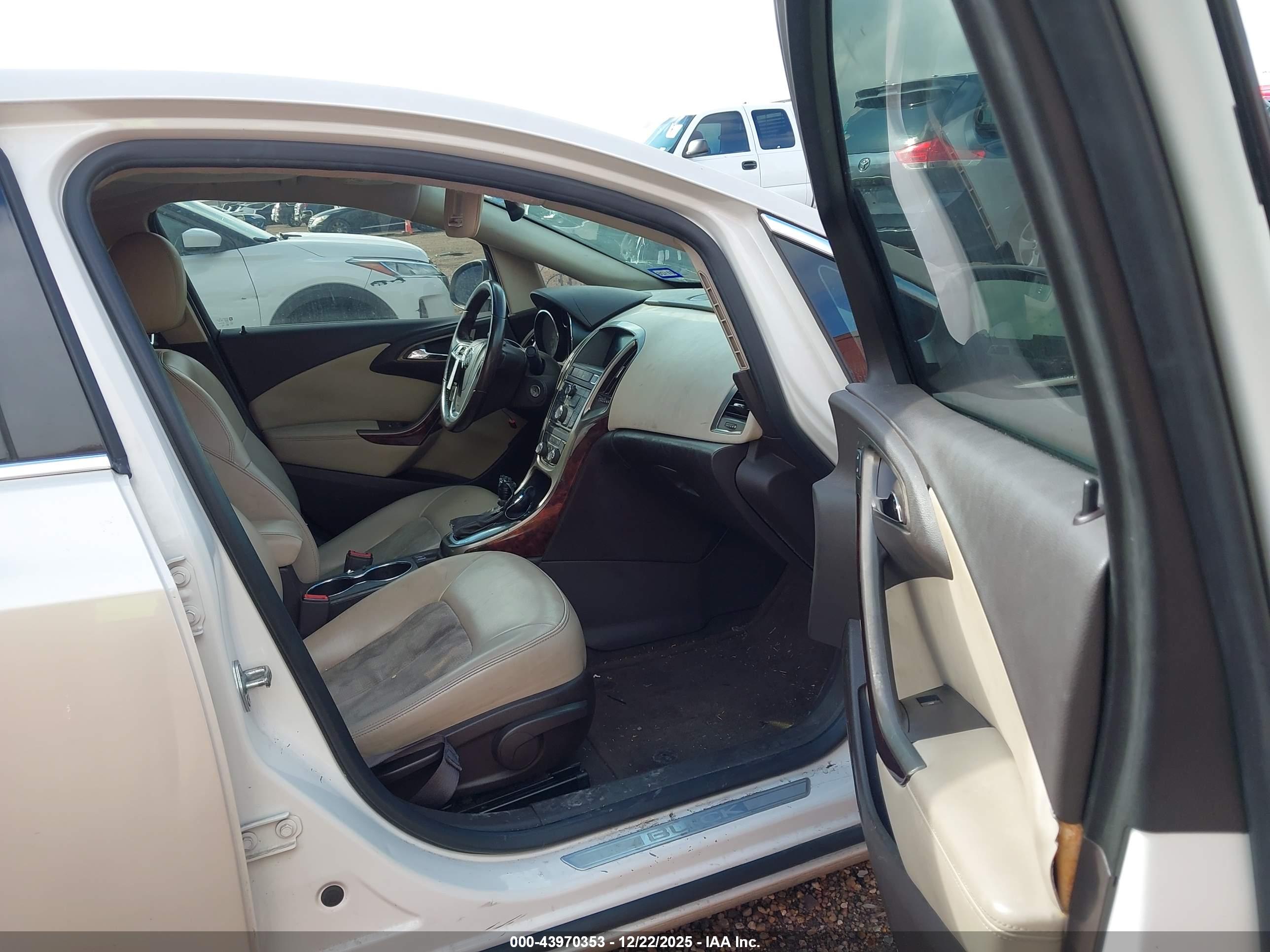 BUICK VERANO image 5