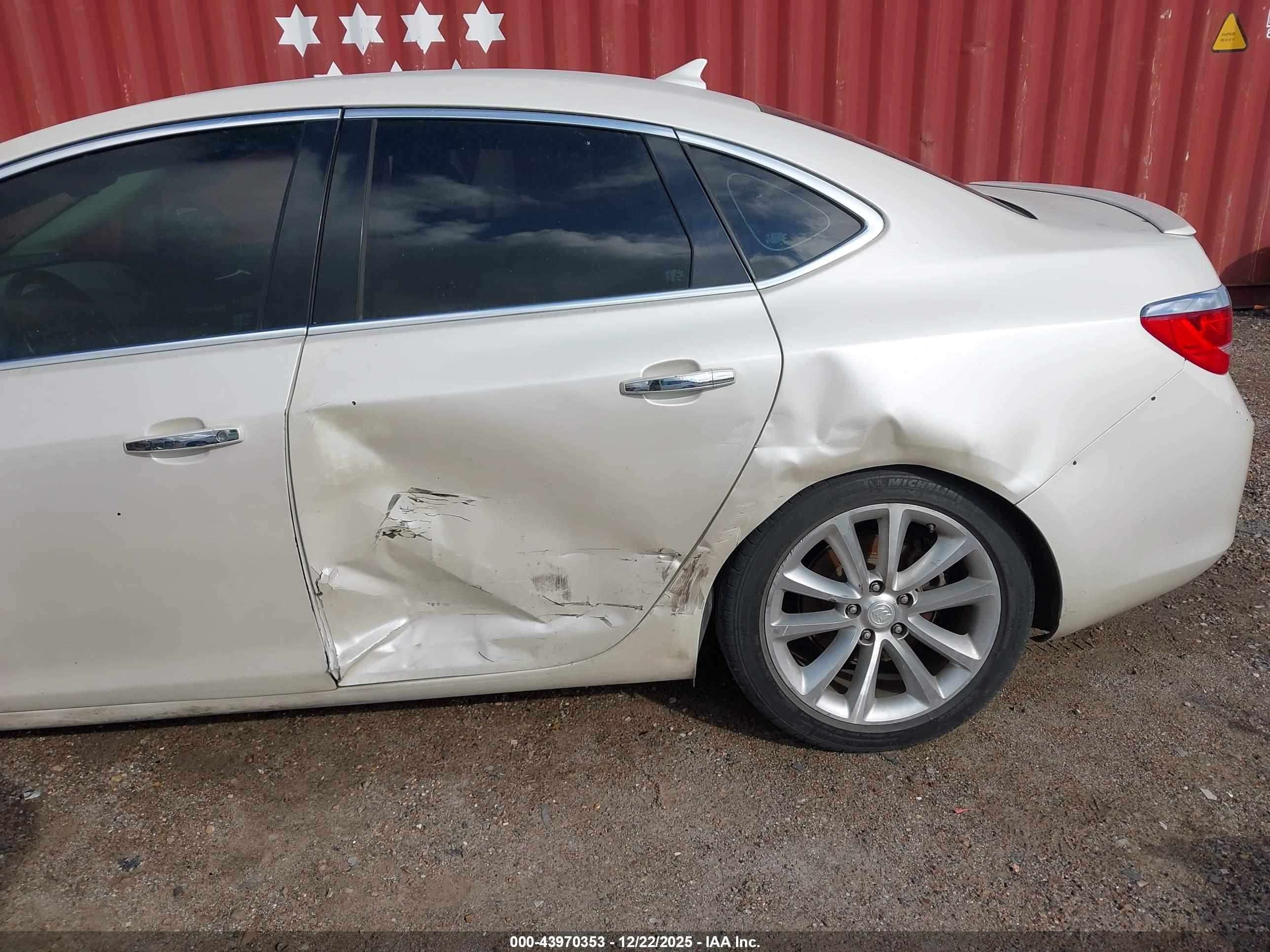 BUICK VERANO image 6