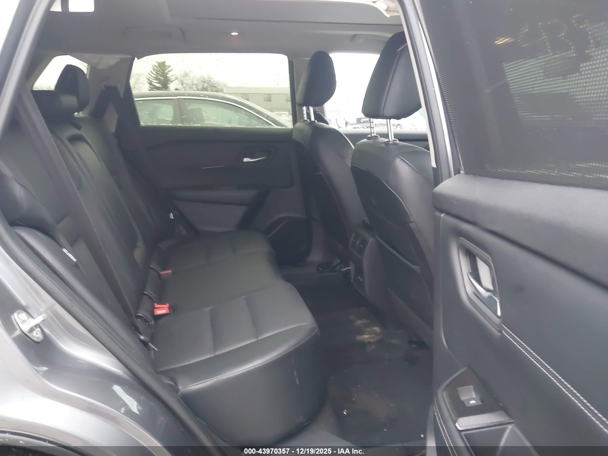 NISSAN ROGUE image 8