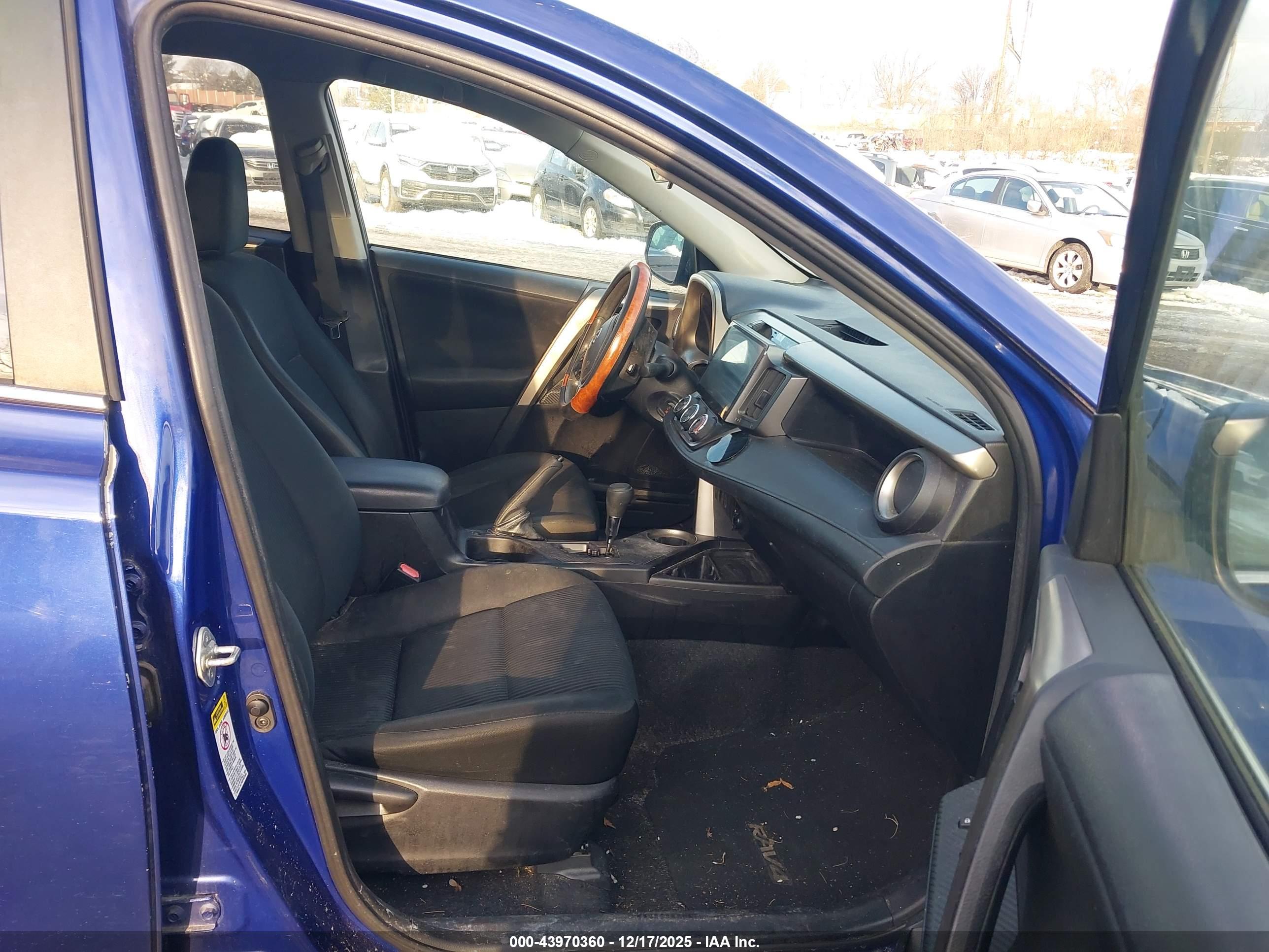TOYOTA RAV4 image 5