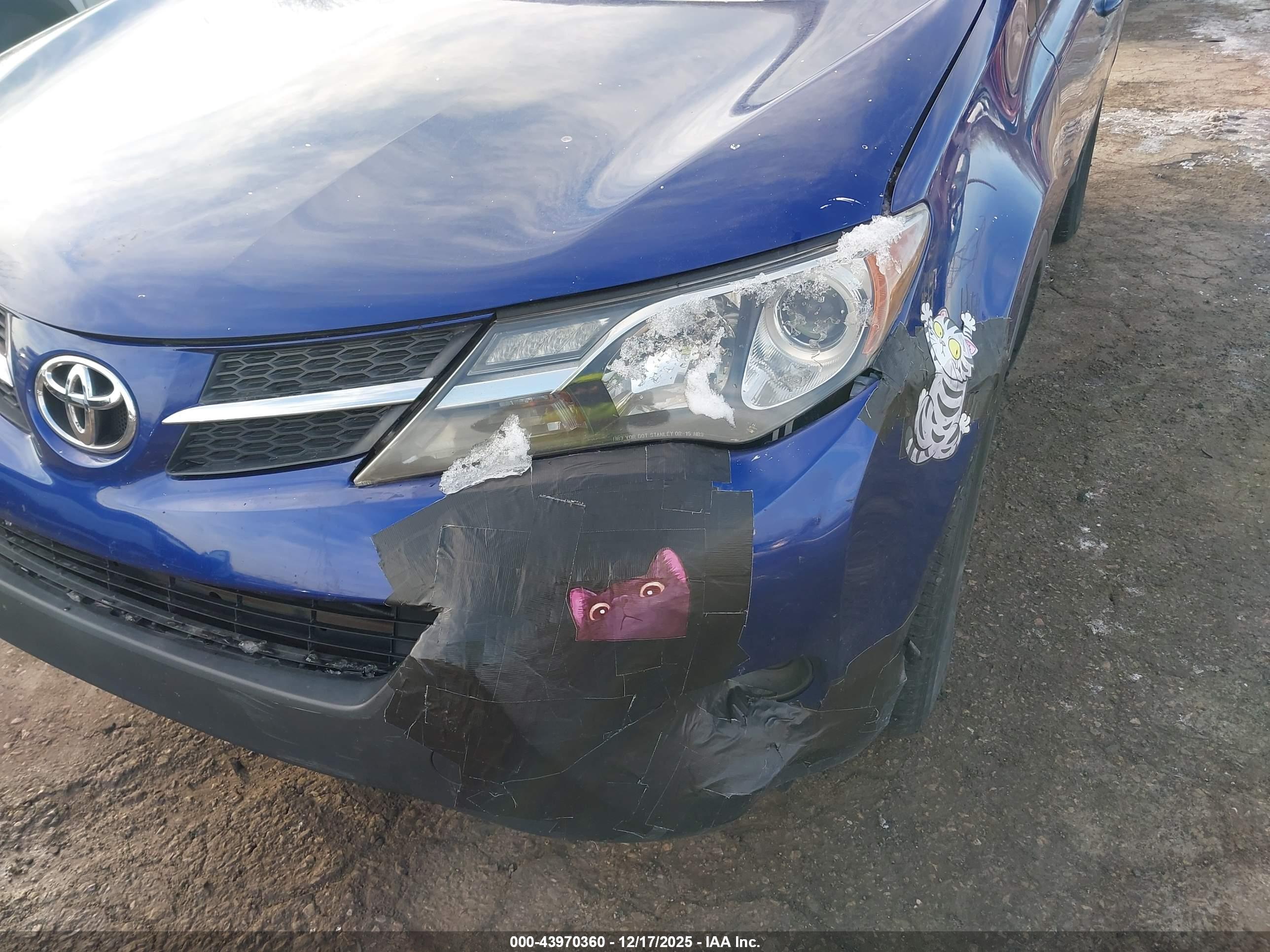 TOYOTA RAV4 image 6