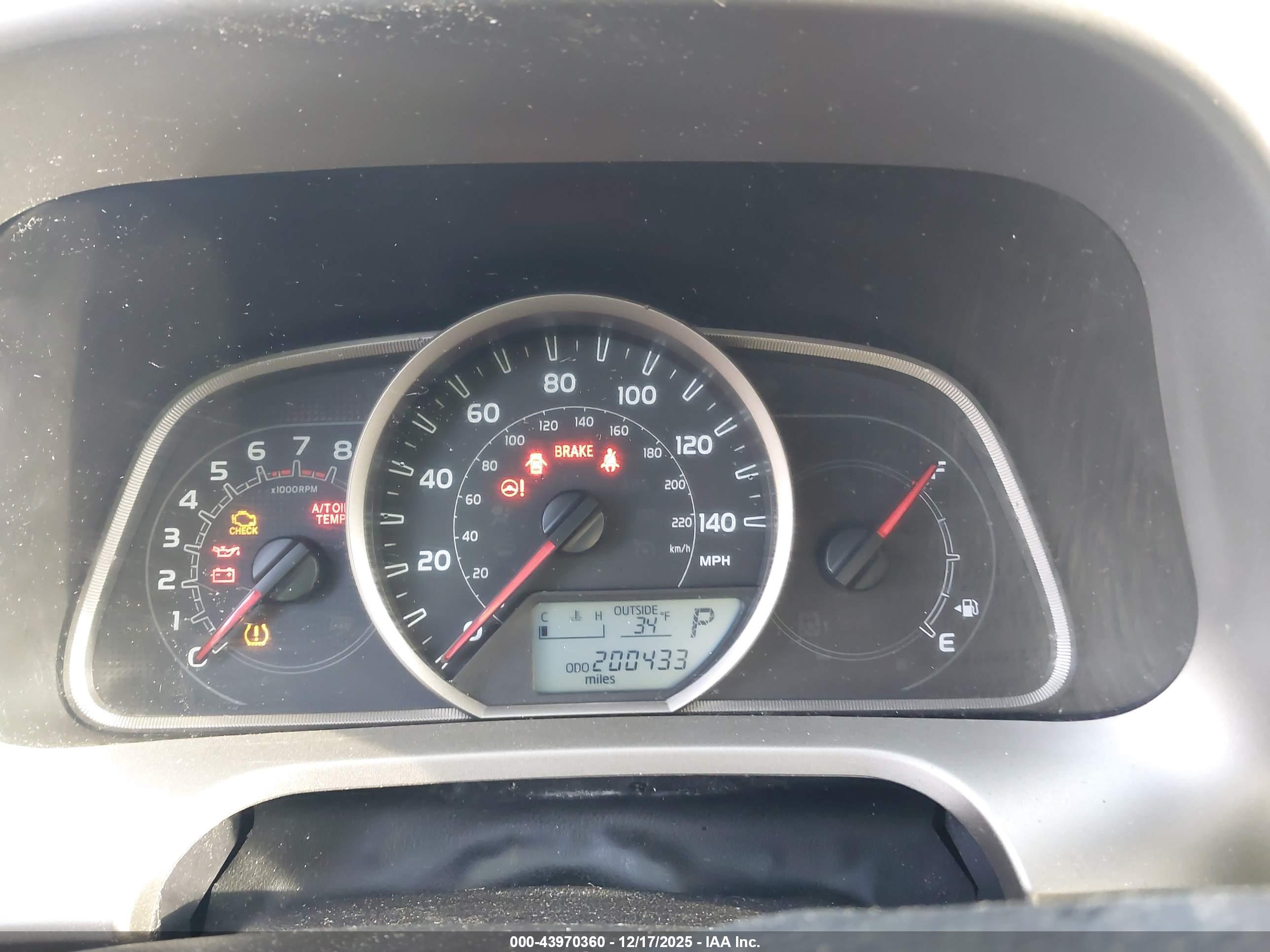 TOYOTA RAV4 image 7