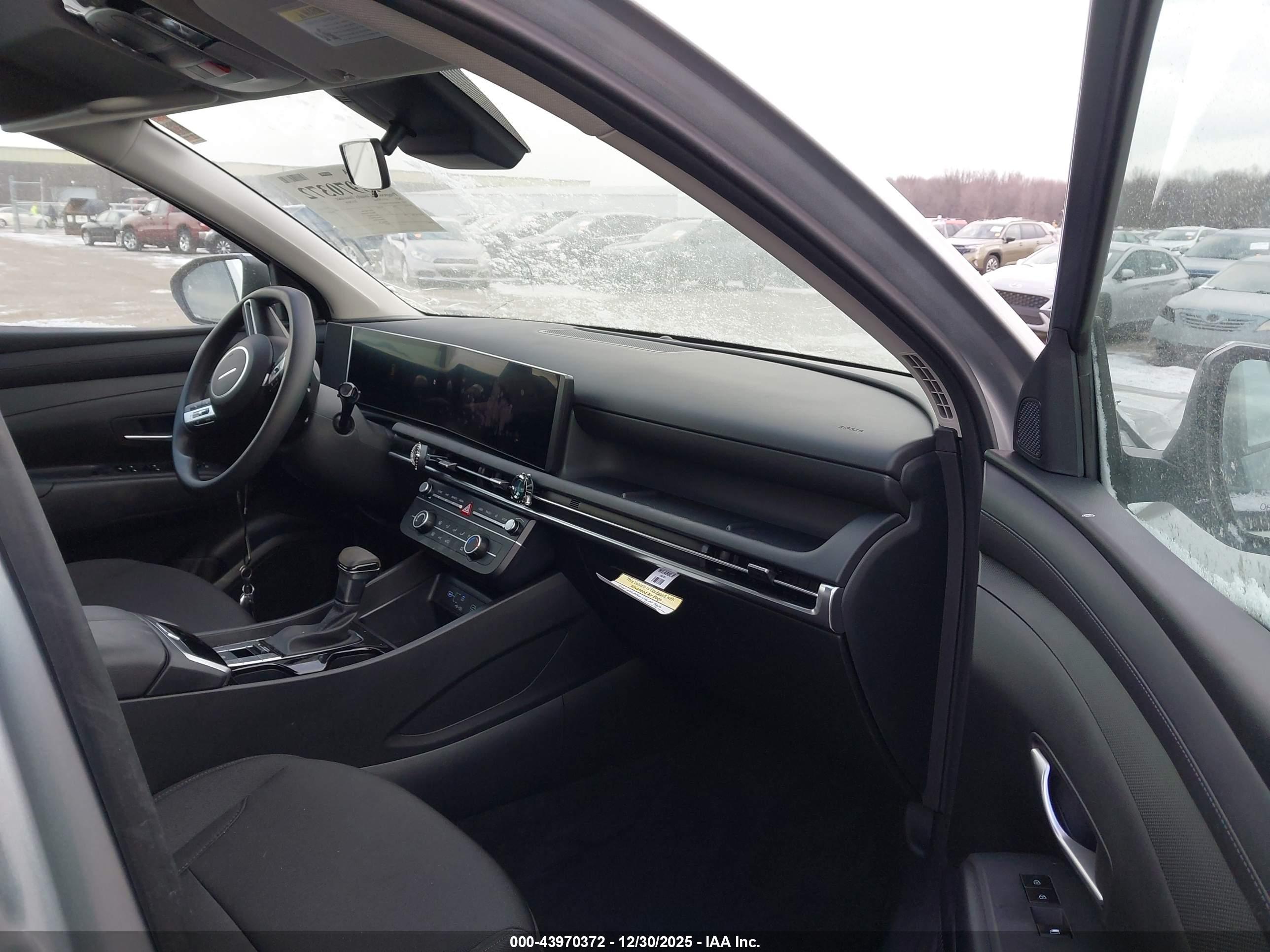 HYUNDAI TUCSON image 5