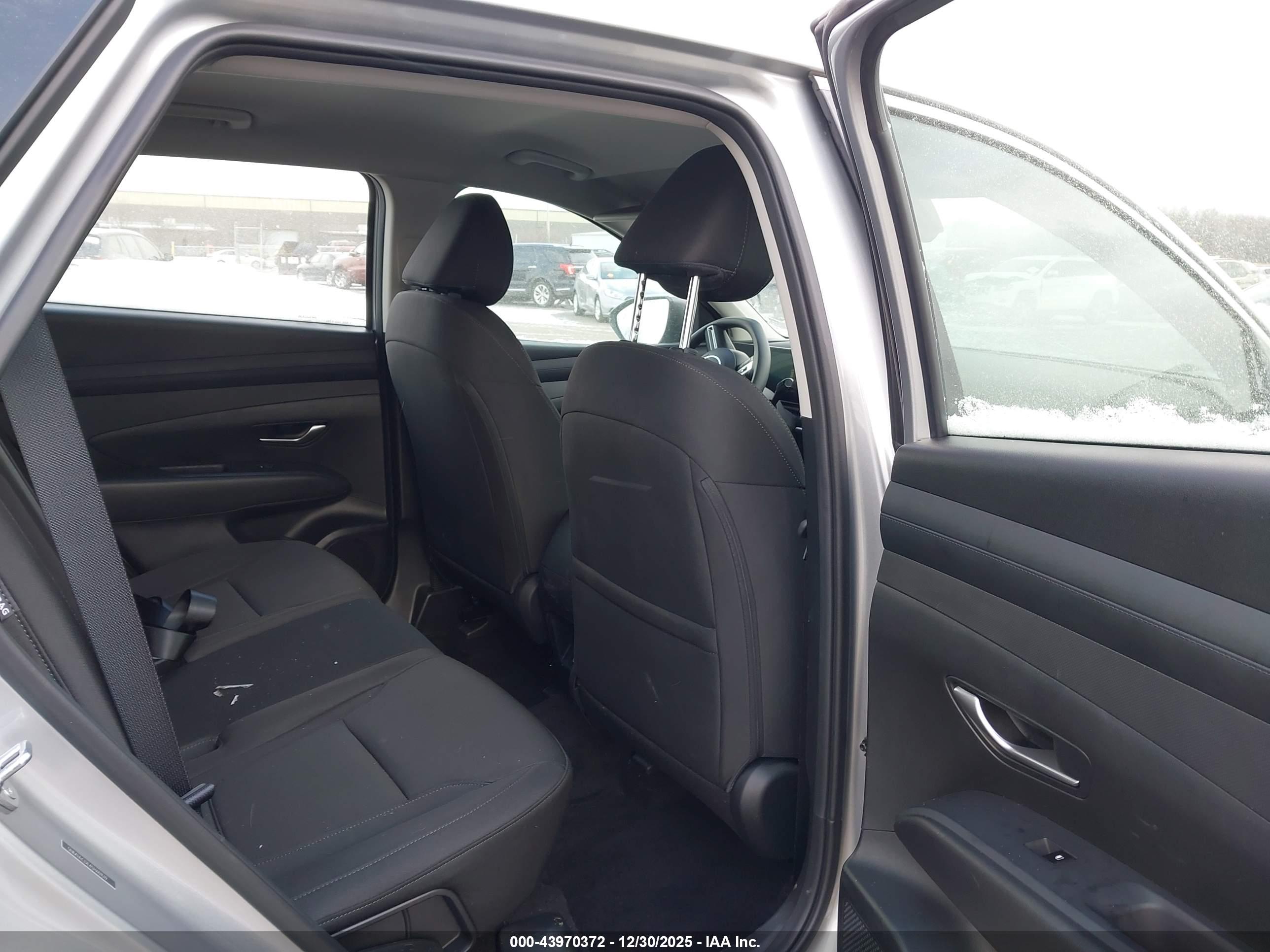 HYUNDAI TUCSON image 8