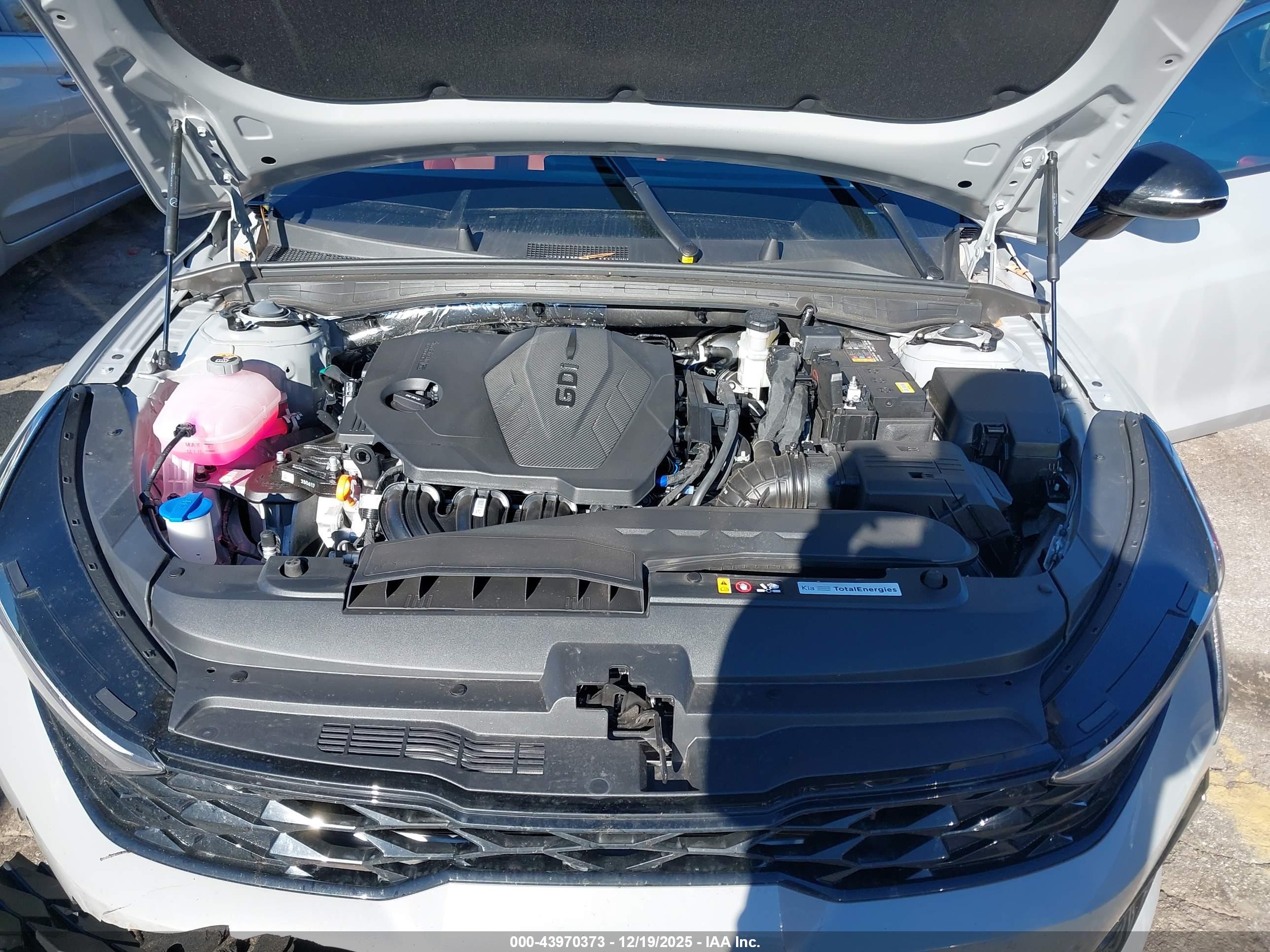 KIA K5 image 10