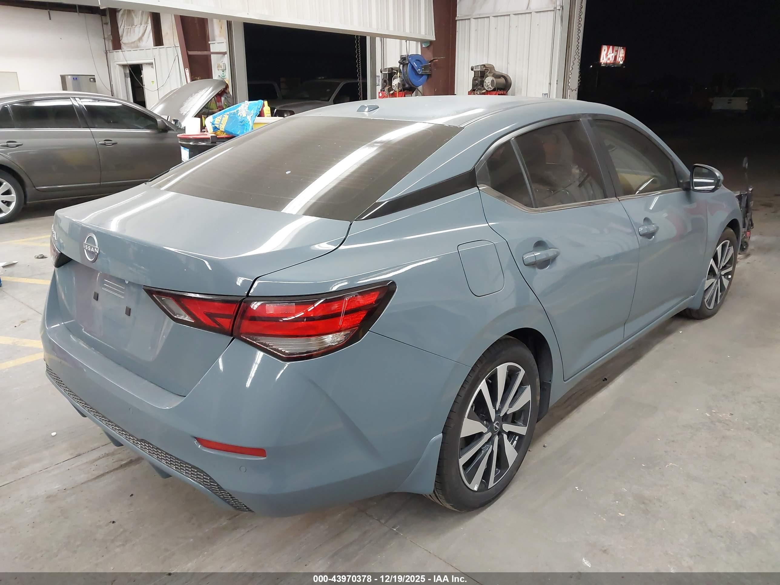 NISSAN SENTRA image 4