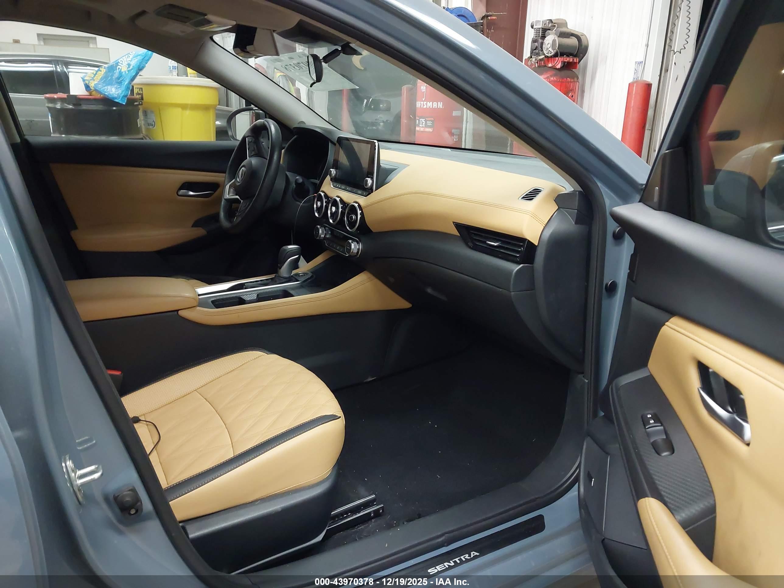 NISSAN SENTRA image 5